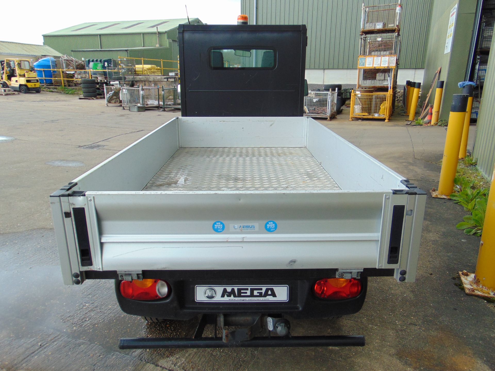 MEGA e-Worker Electric Utility Vehicle - Flat-Bed w/ Fold Down Sides - Bild 7 aus 43