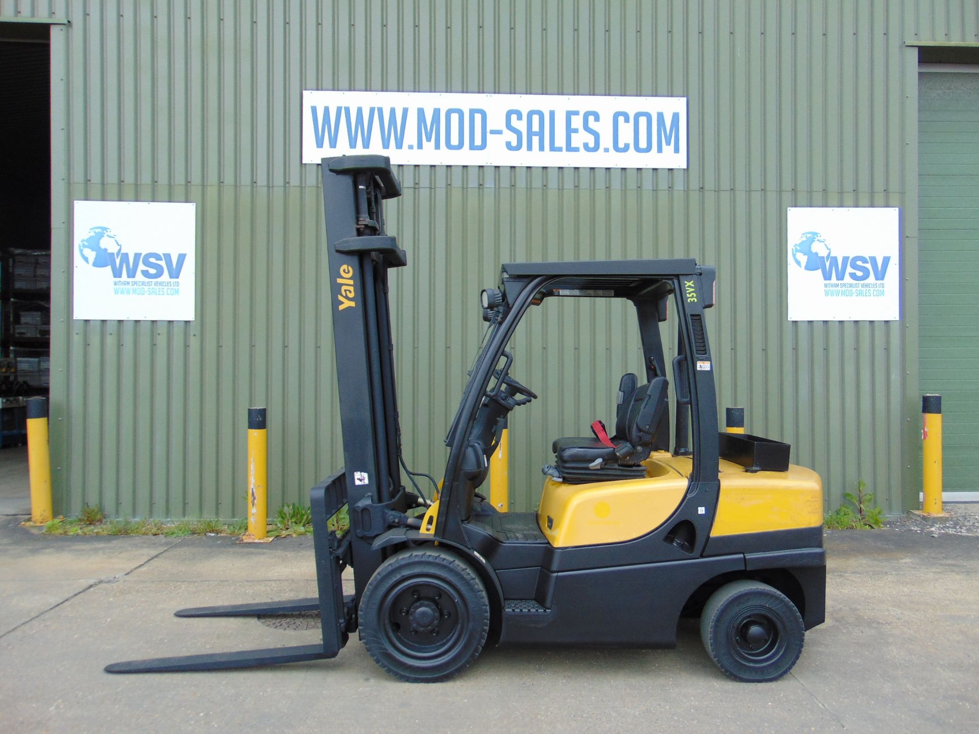 2011 Yale GDP 35VX Diesel Fork Lift Truck