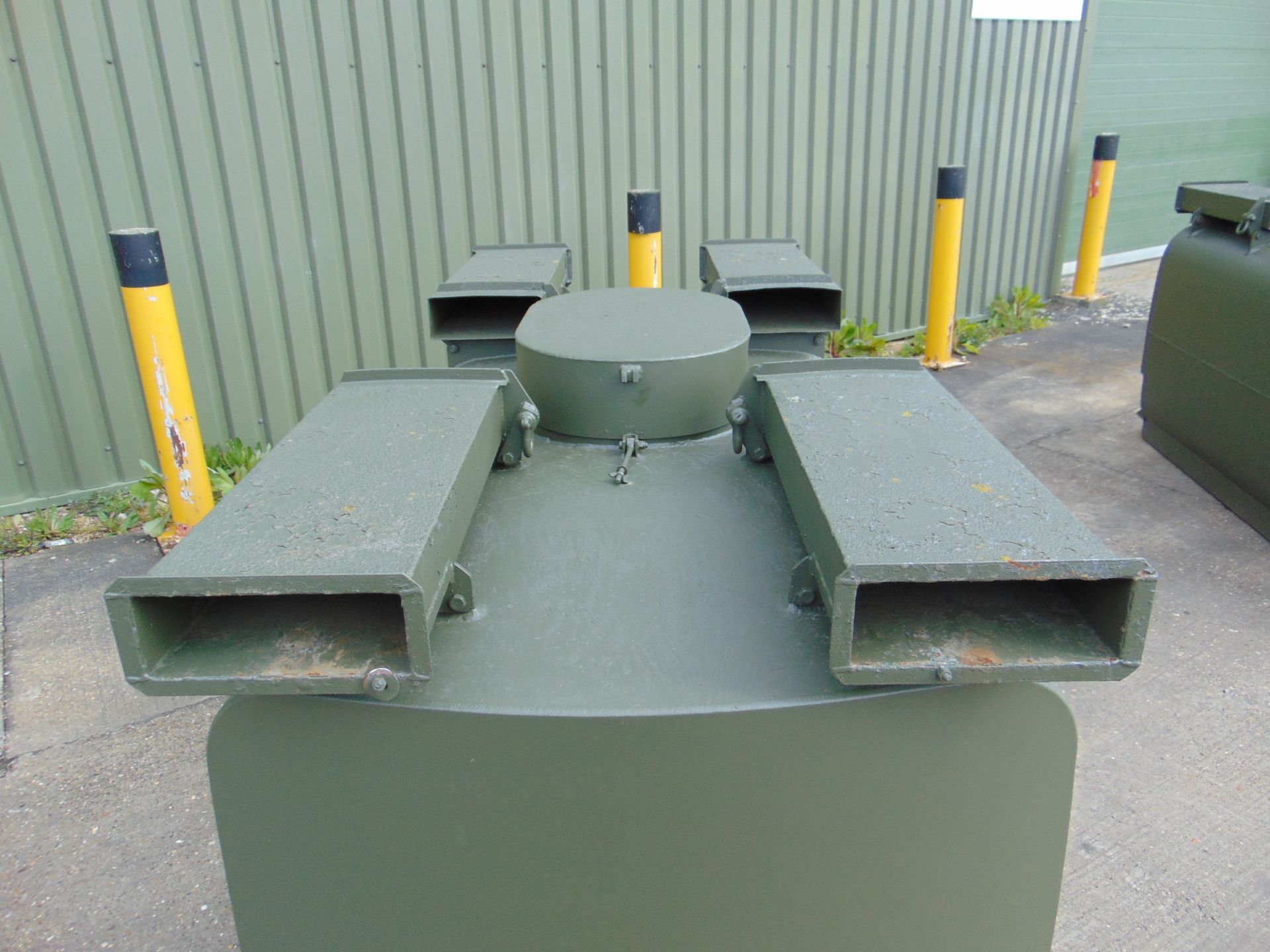 Gloster Saro 2,200 Ltr Aluminium Fuel / Fluid Distribution Tank - Image 3 of 12