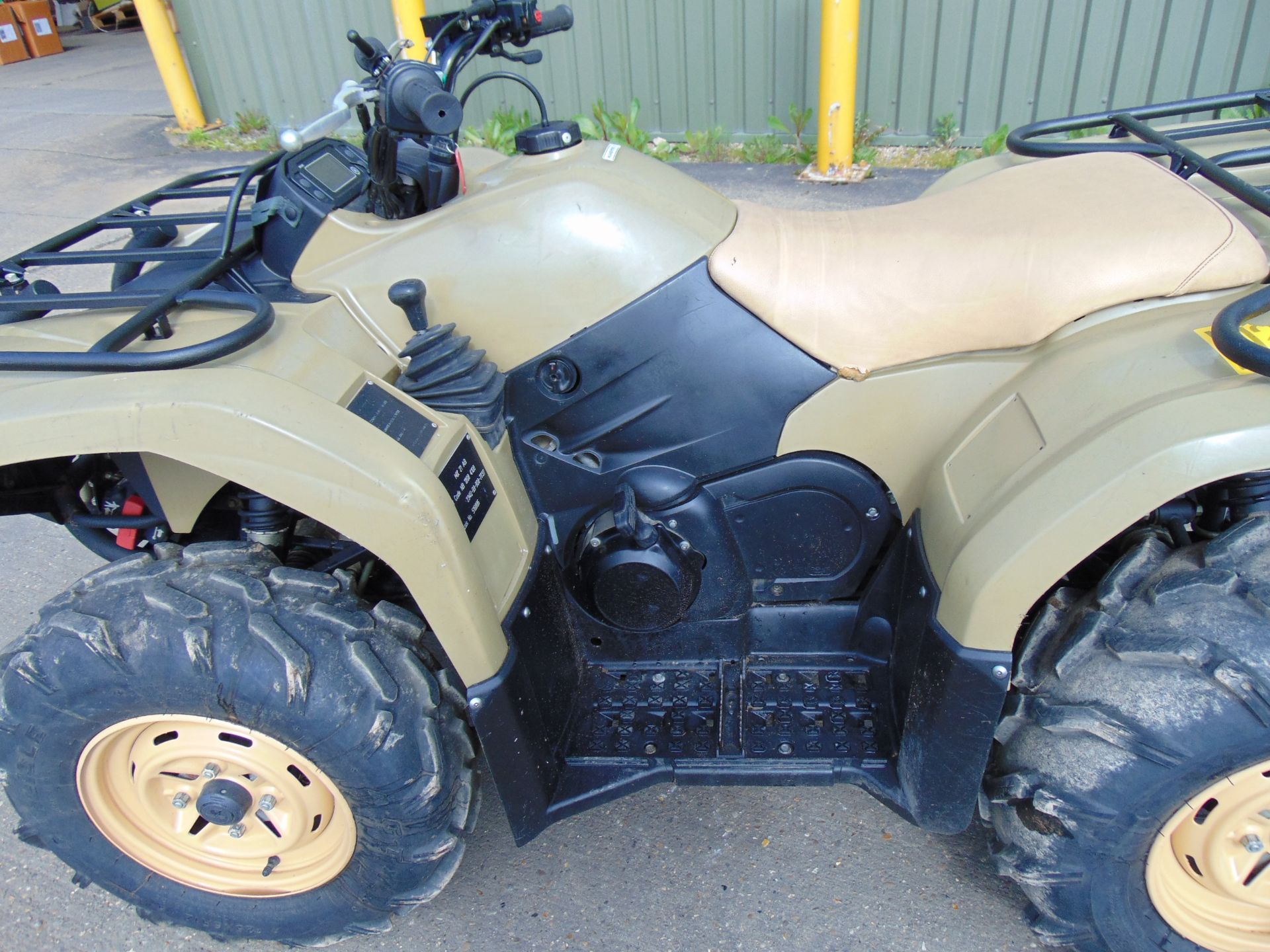 Yamaha Grizzly 450 4 x 4 ATV Quad Bike 584 hours only from MOD - Image 28 of 30