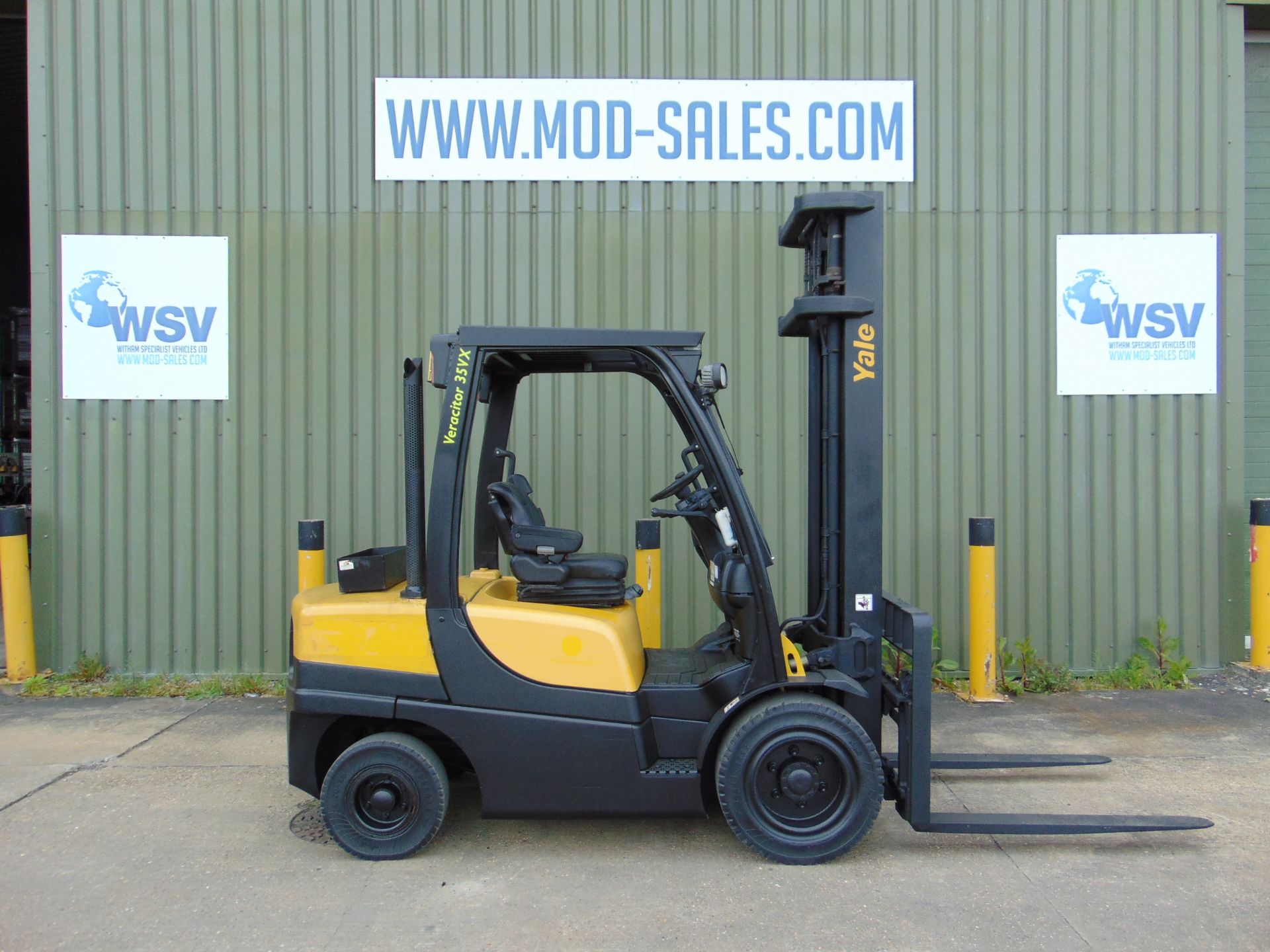 2011 Yale GDP 35VX Diesel Fork Lift Truck - Image 5 of 48