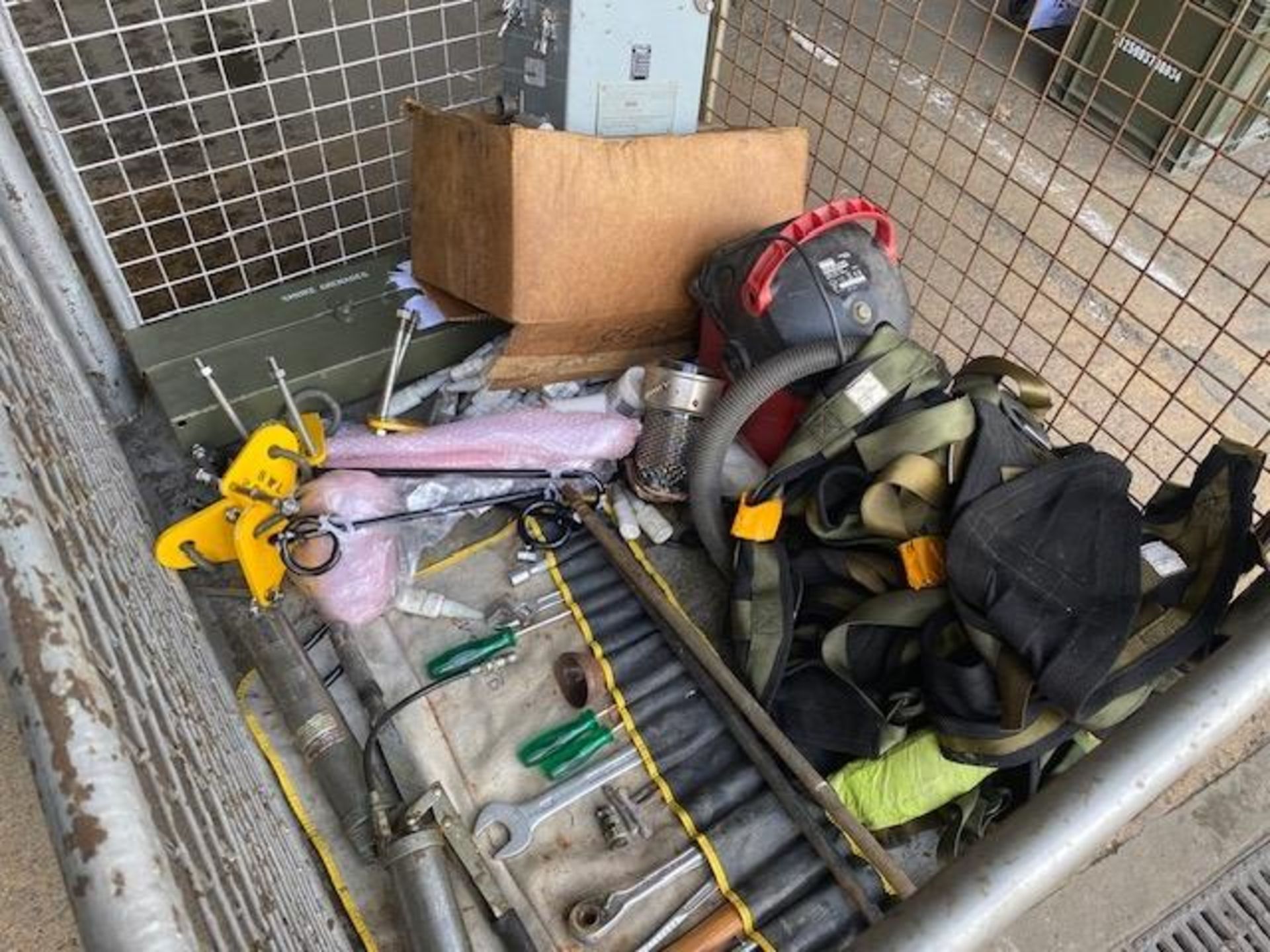 1 x Stillage of Tools, Cooking Vessel Straps etc - Image 2 of 3