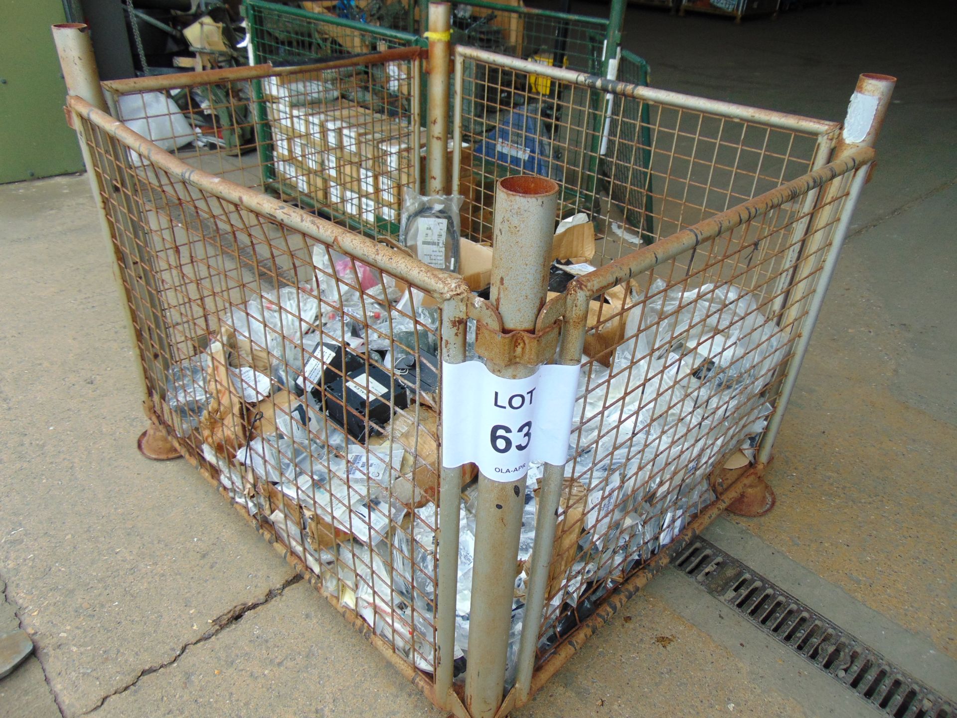 1 x Stillage of Vehicle Spares, Fixings etc - Image 6 of 6