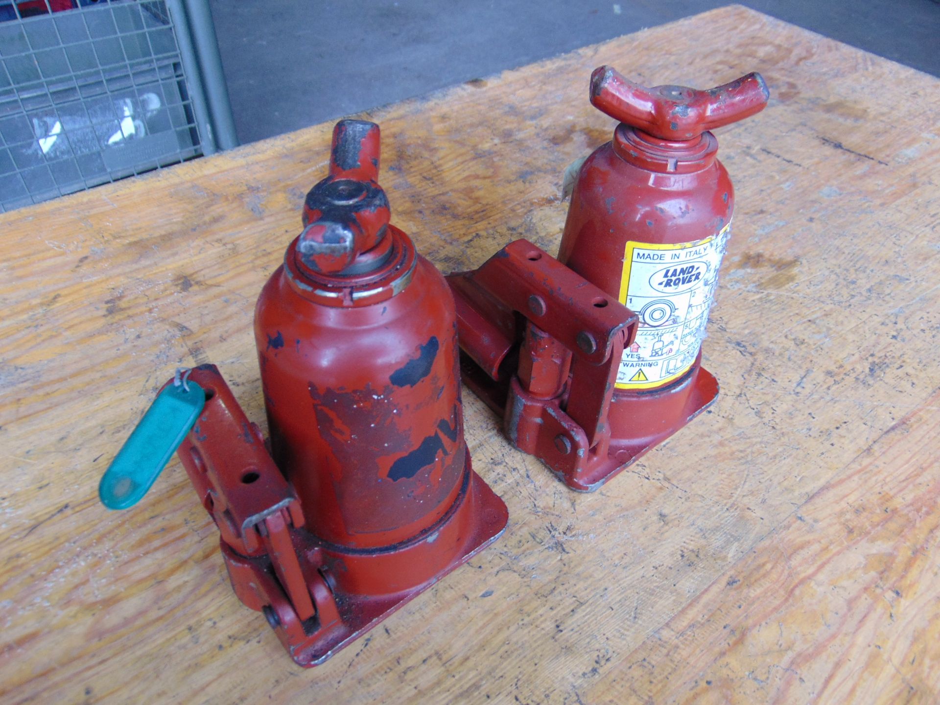 2 x Land Rover 2000Kg Bottle Jacks - Image 4 of 4