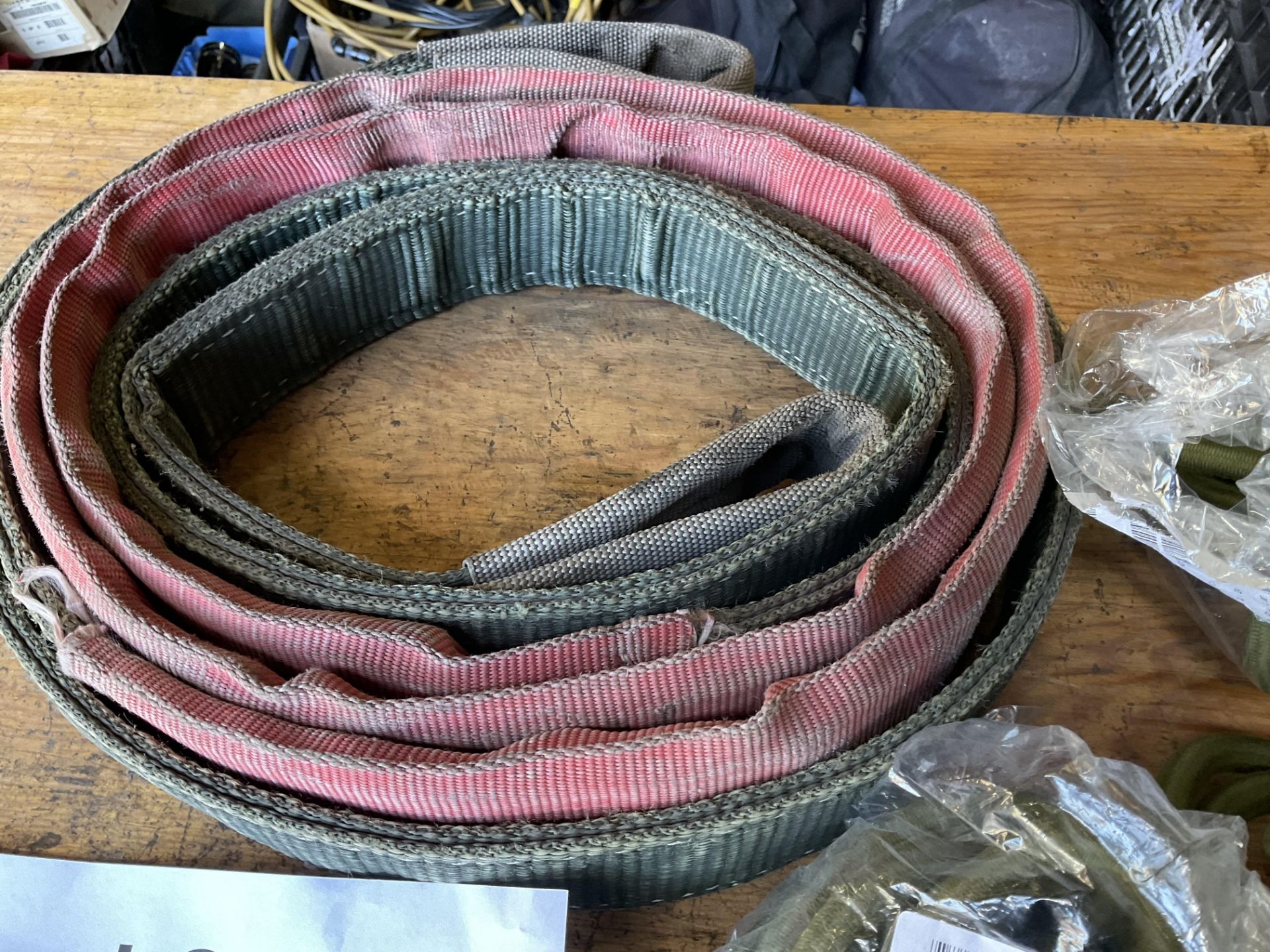 LAND ROVER WOLF CES TOW STRAP AND 3X UNISSUED CARGO BUNGEES - Bild 3 aus 3
