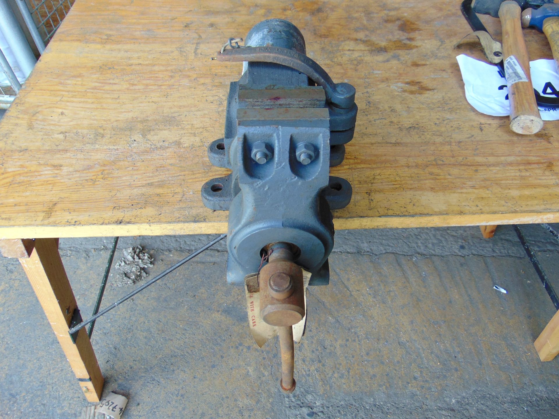 Swindens Patent Double Jaw Revolving Bench Vice - Image 13 of 18