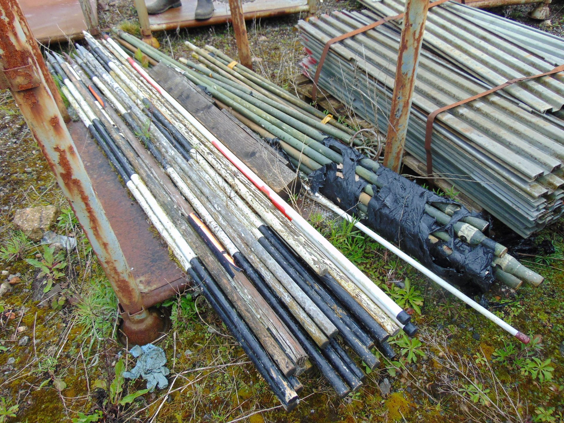 1 x Stillage of Surveyors Poles / Linesman Poles - Bild 4 aus 5