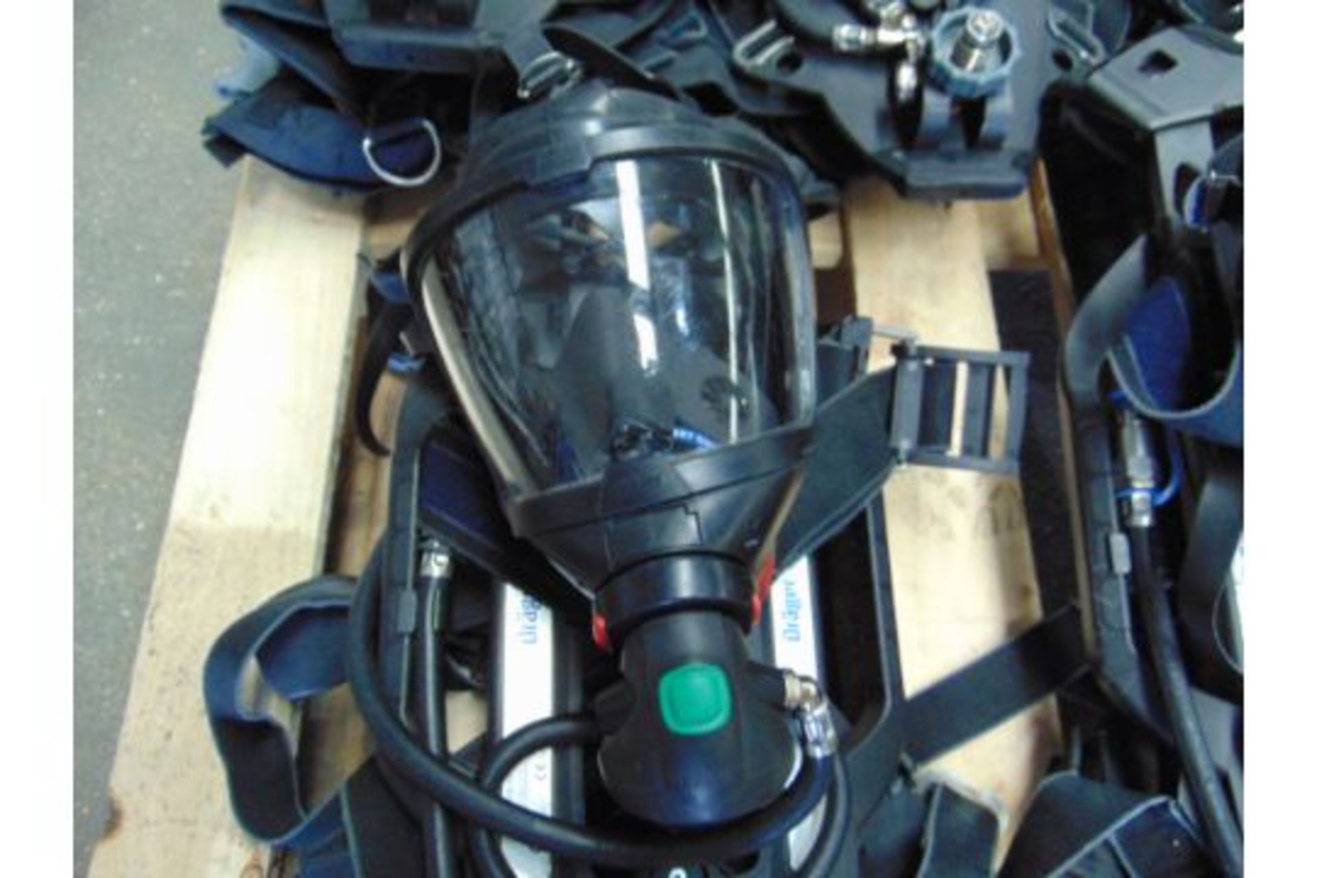 5 x Drager PSS 7000 Self Contained Breathing Apparatus w/ 10 x Drager 300 Bar Air Cylinders - Image 8 of 20