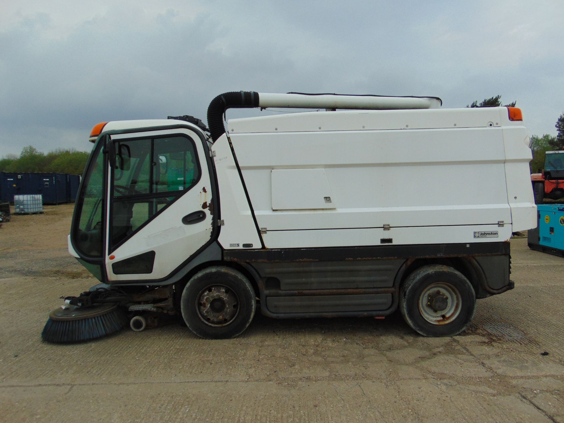 2015 Johnston CX400 EURO 5 Road Sweeper - Image 2 of 28
