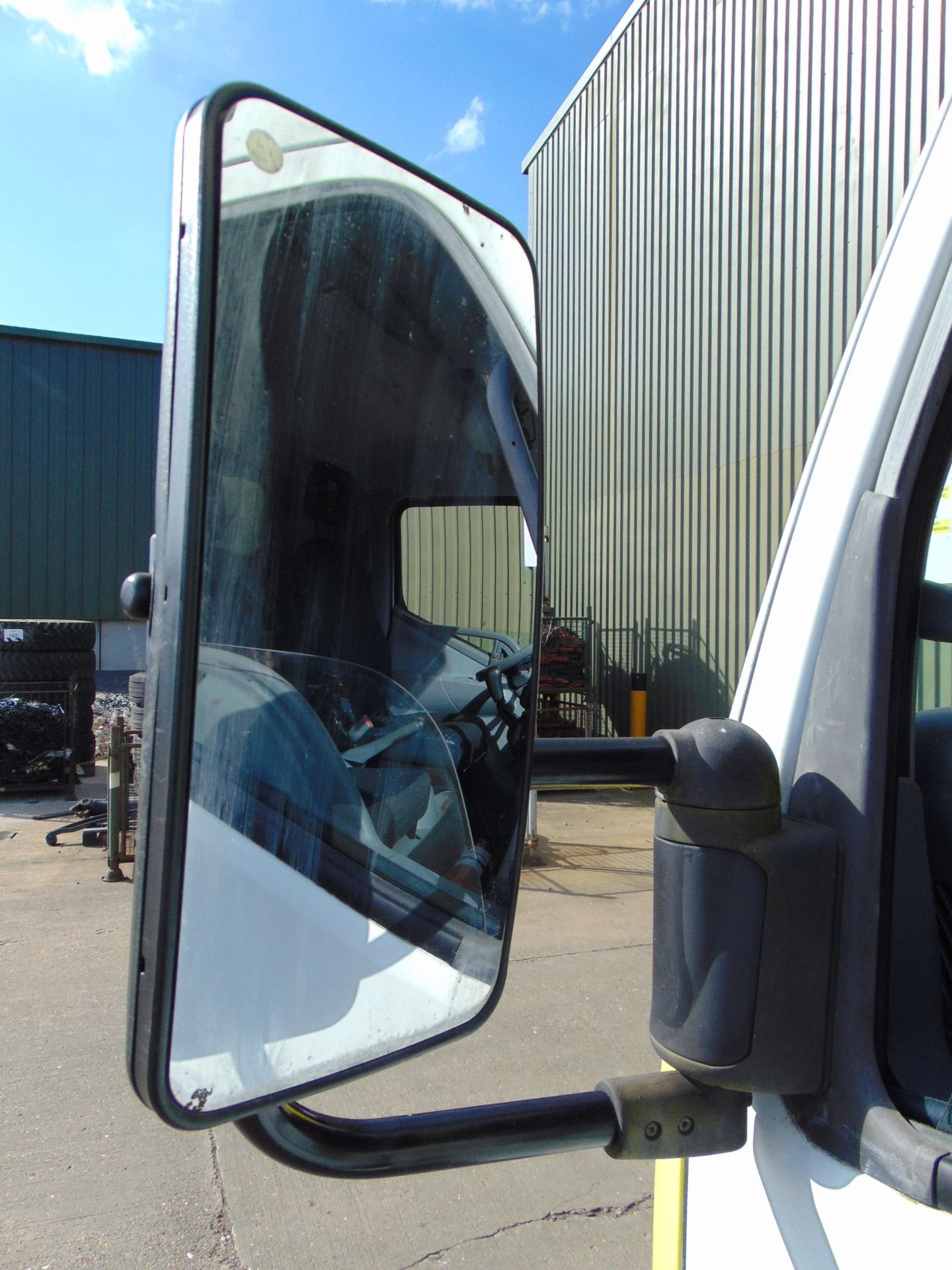 2011 Mitsubishi Fuso Canter Box lorry 7.5T - Only 5400 Miles! - Image 30 of 51