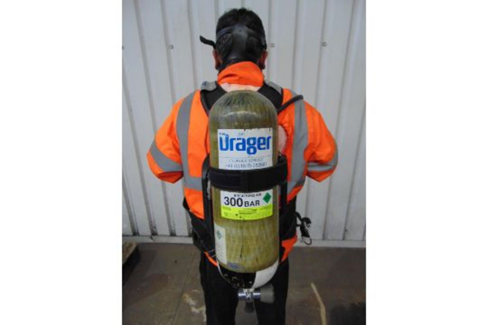 Drager PSS 7000 Self Contained Breathing Apparatus w/ 2 x Drager 300 Bar Air Cylinders - Bild 15 aus 18