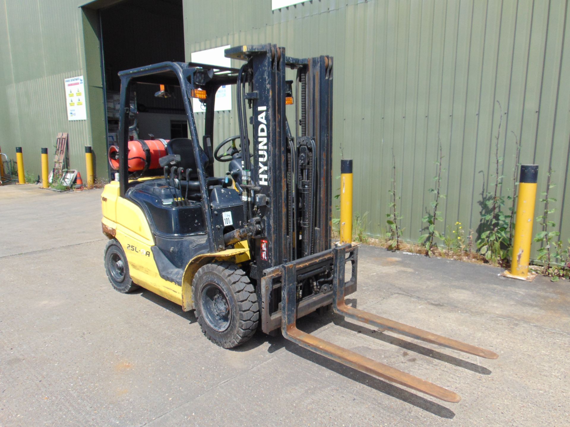 2017 Hyundai 25L-9A 2.5T - LPG Fork Lift Truck - Image 4 of 44