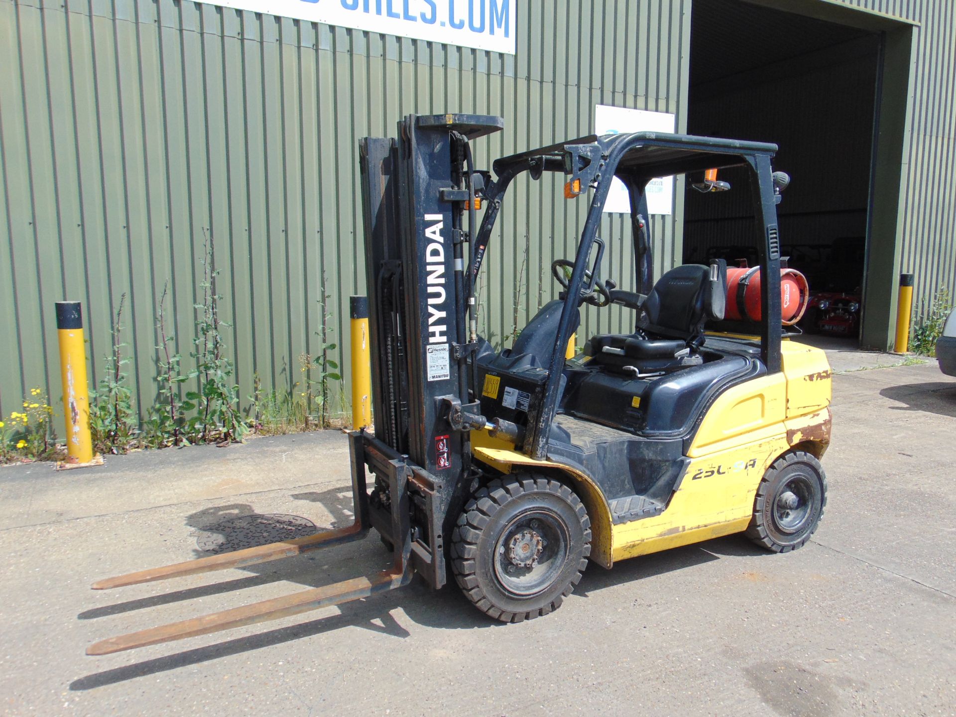 2017 Hyundai 25L-9A 2.5T - LPG Fork Lift Truck - Image 2 of 44