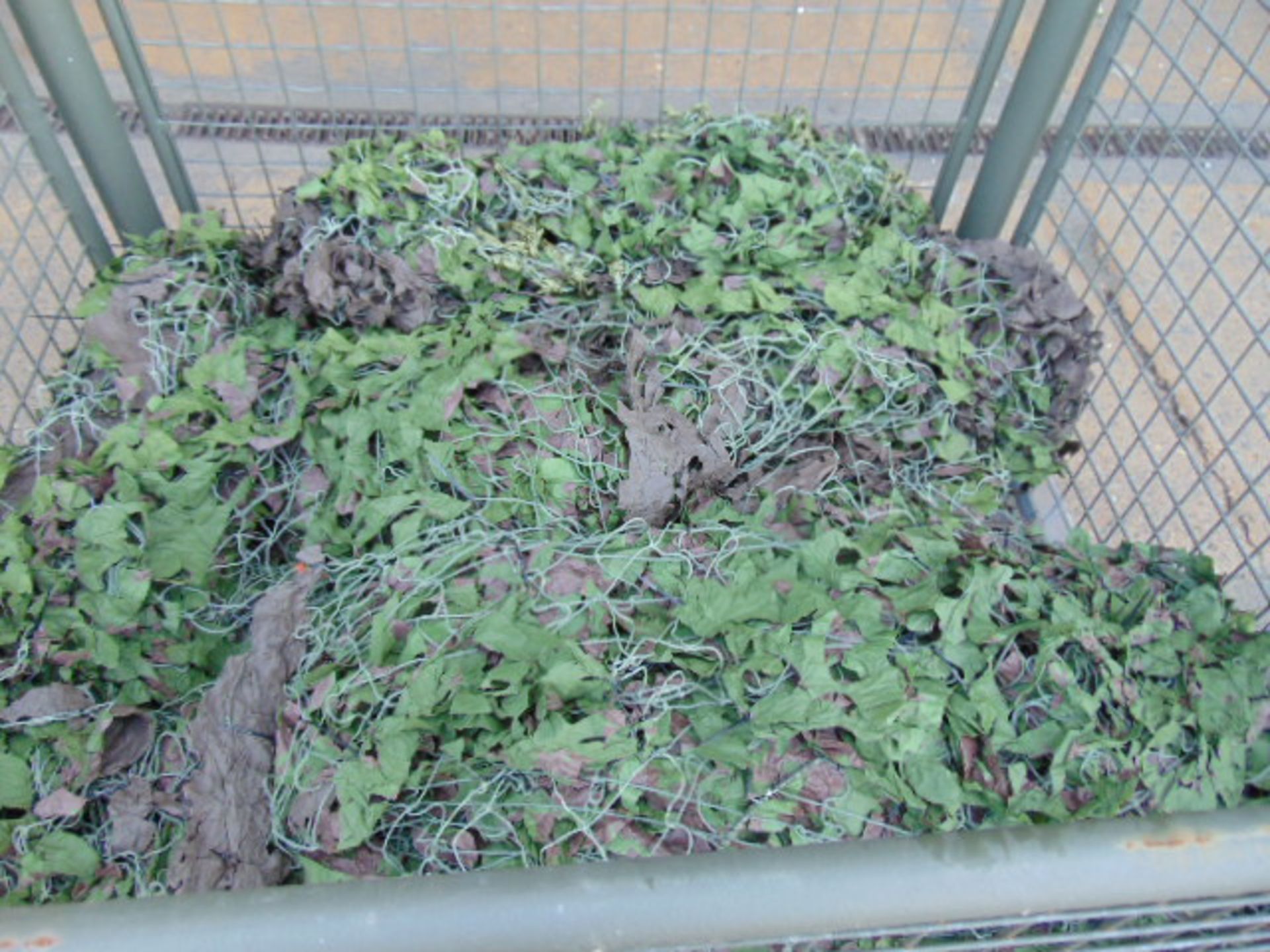 1 x Stillage New Unissued British Army Woodland Camo Net - Image 4 of 7