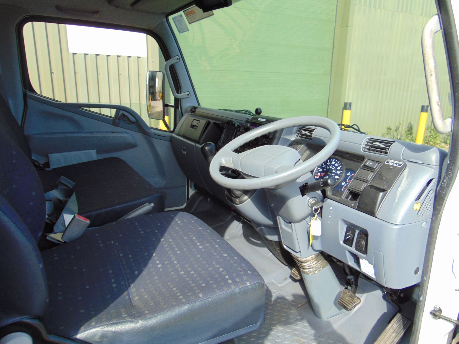 2011 Mitsubishi Fuso Canter Box lorry 7.5T - Only 5400 Miles! - Image 24 of 51
