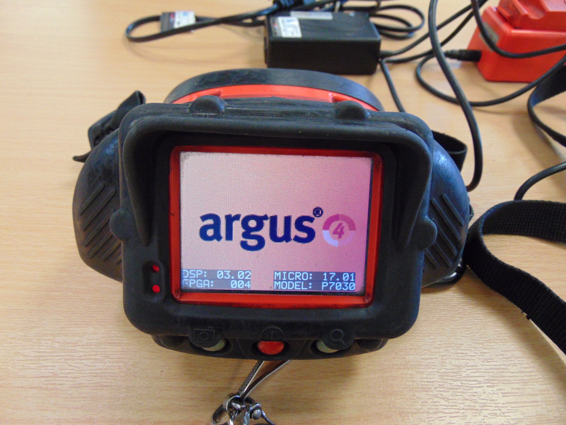 You are bidding on a Argus 4 E2V Thermal Imaging Camera w/ Battery & Charger. *** Without Bag *** - Image 3 of 9