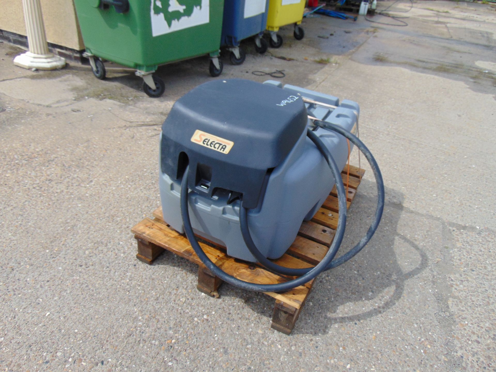 Selecta 200 Litre 50 Gall Portable Refuel Tank c/w 12Volt Pump Hose and Automatic Refuelling Nozzle - Image 14 of 14