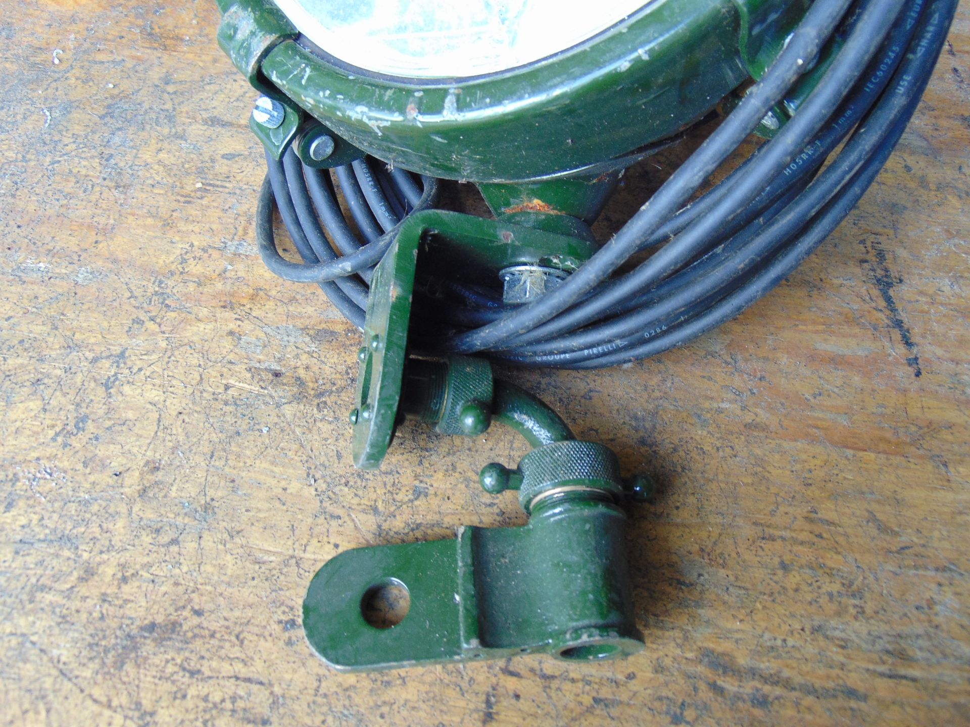 British Army FV159907 Vehicle Spot Lamp c/w Cable, Bracket & Plug, * Need Glass Replacing * - Image 4 of 4