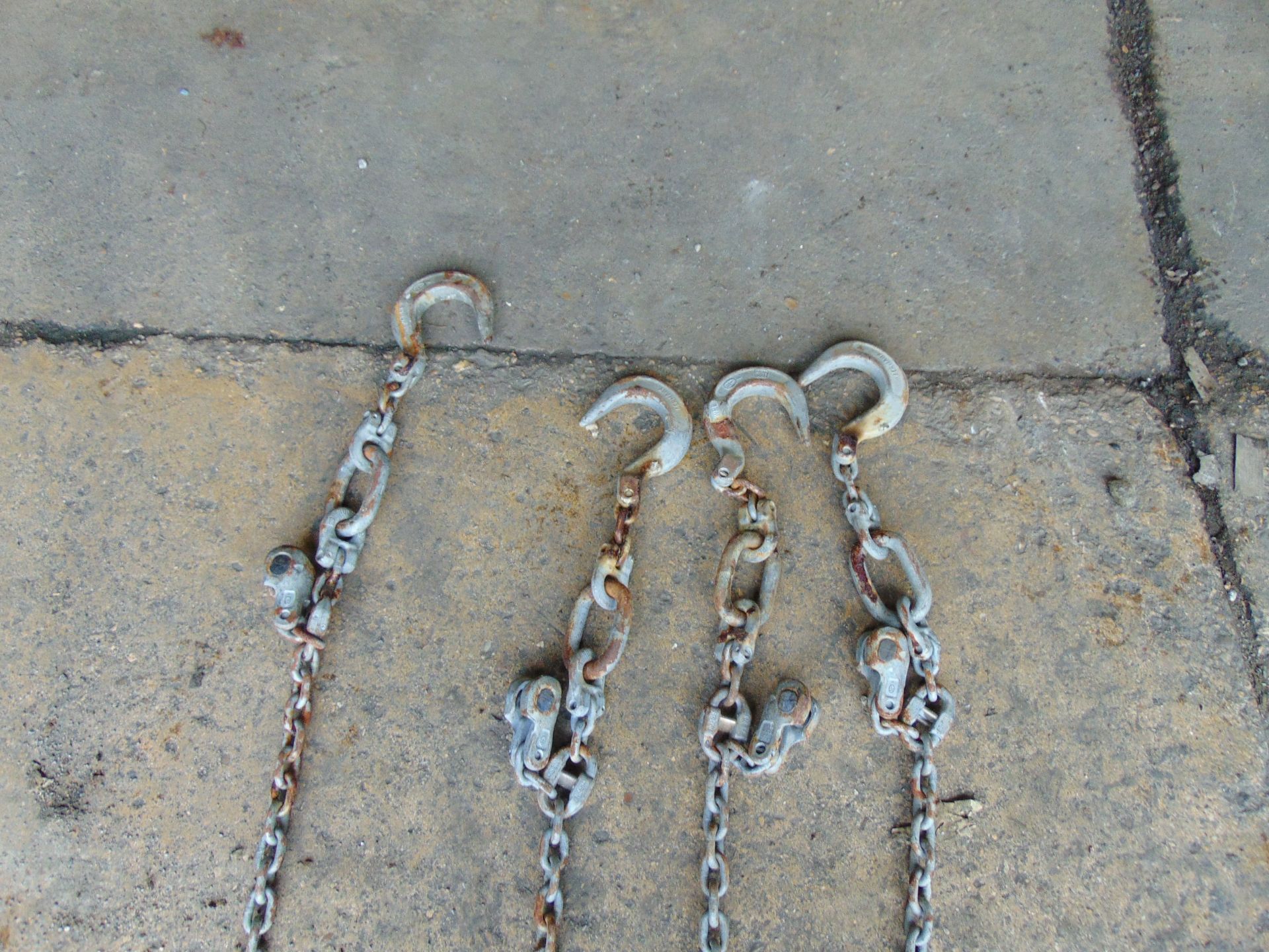 4 x 6ft Heavy-Duty Chains - Image 5 of 5
