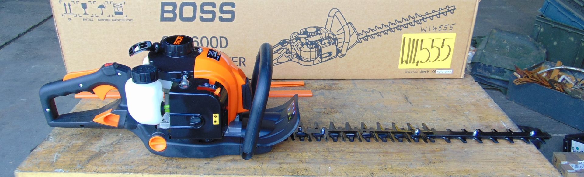 New & Unused Boss Petrol Hedge Trimmer SLP600D - Image 3 of 15