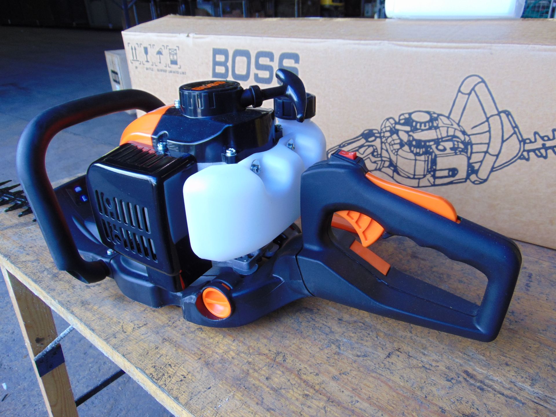 New & Unused Boss Petrol Hedge Trimmer SLP600D - Image 6 of 15