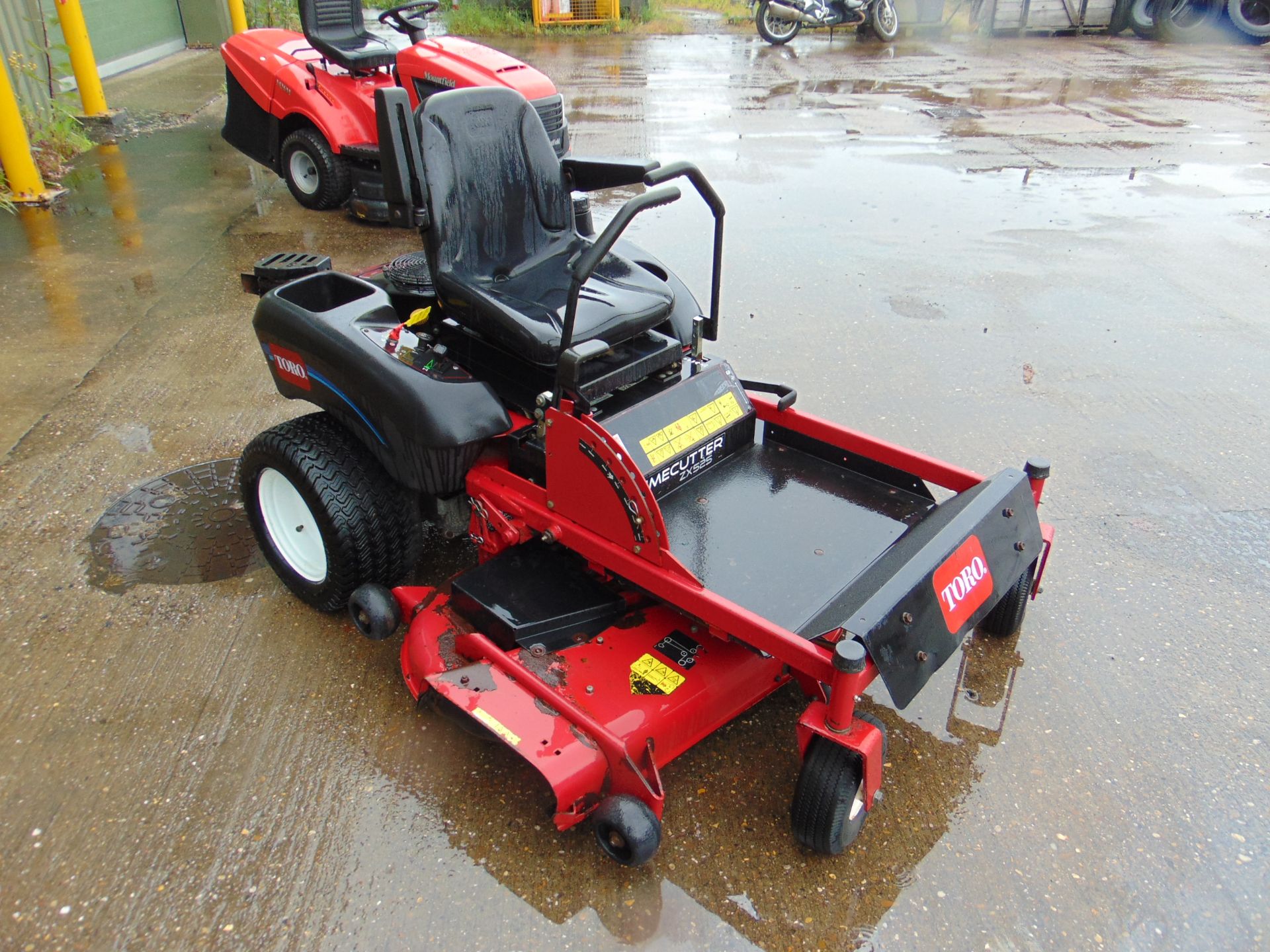 Toro Timecutter ZX525 Petrol Zero Turn Ride-On Lawn Mower - Image 3 of 17