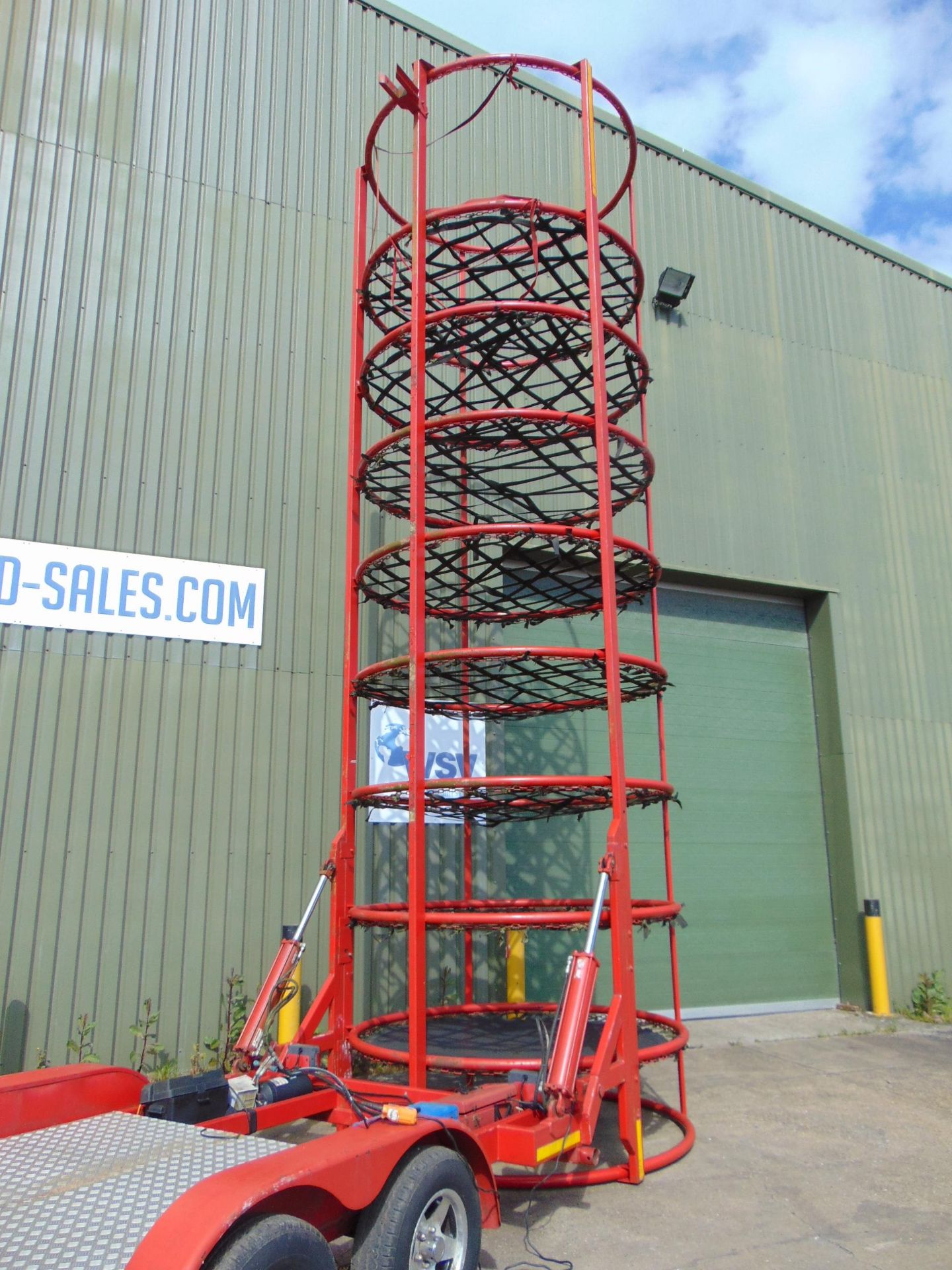 Vertical Reality Spider Mountain climbing system on mobile transport trailer - Image 8 of 47