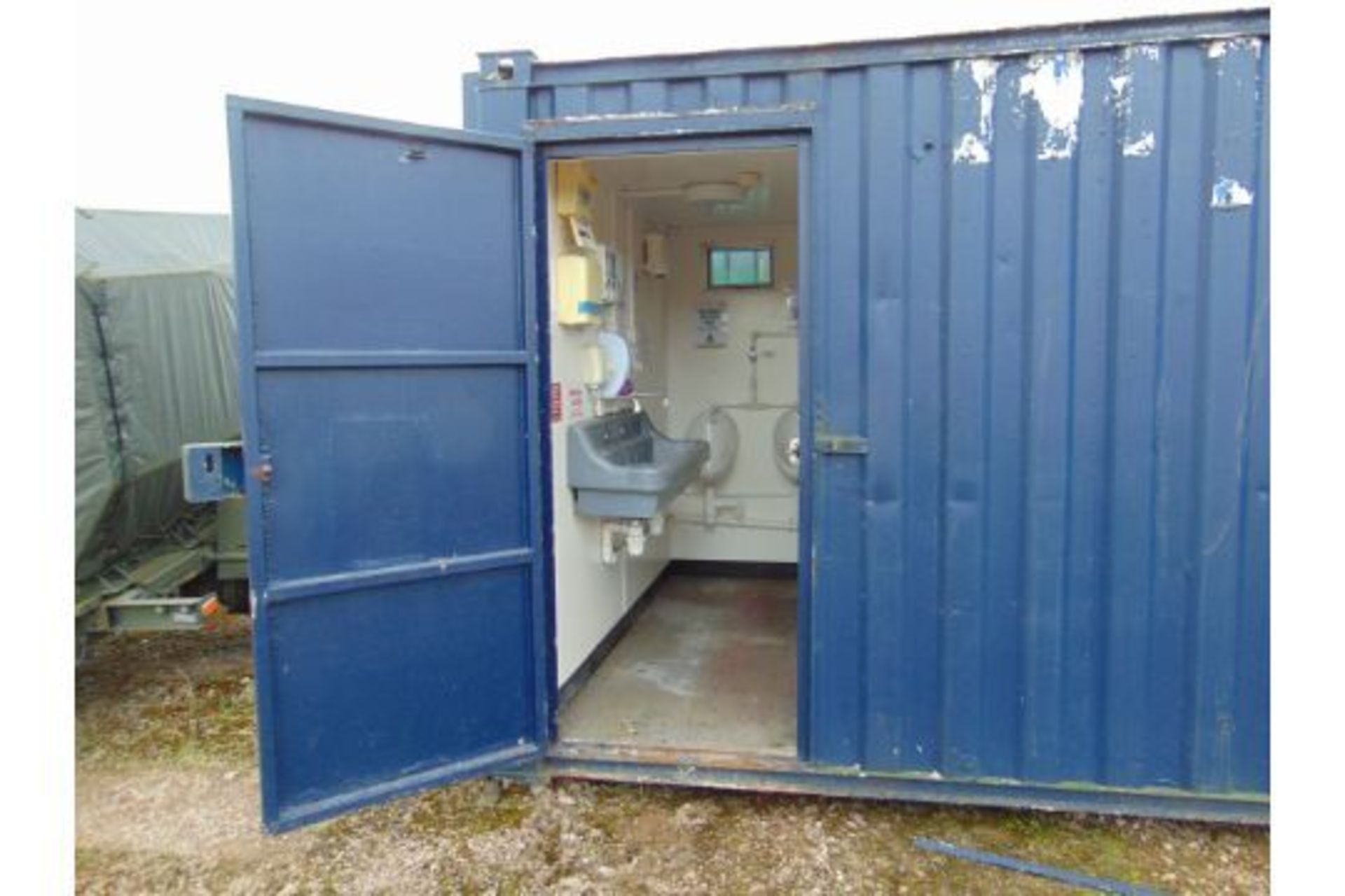 Male / Female Dual Compartment Toilet Block - Bild 9 aus 24