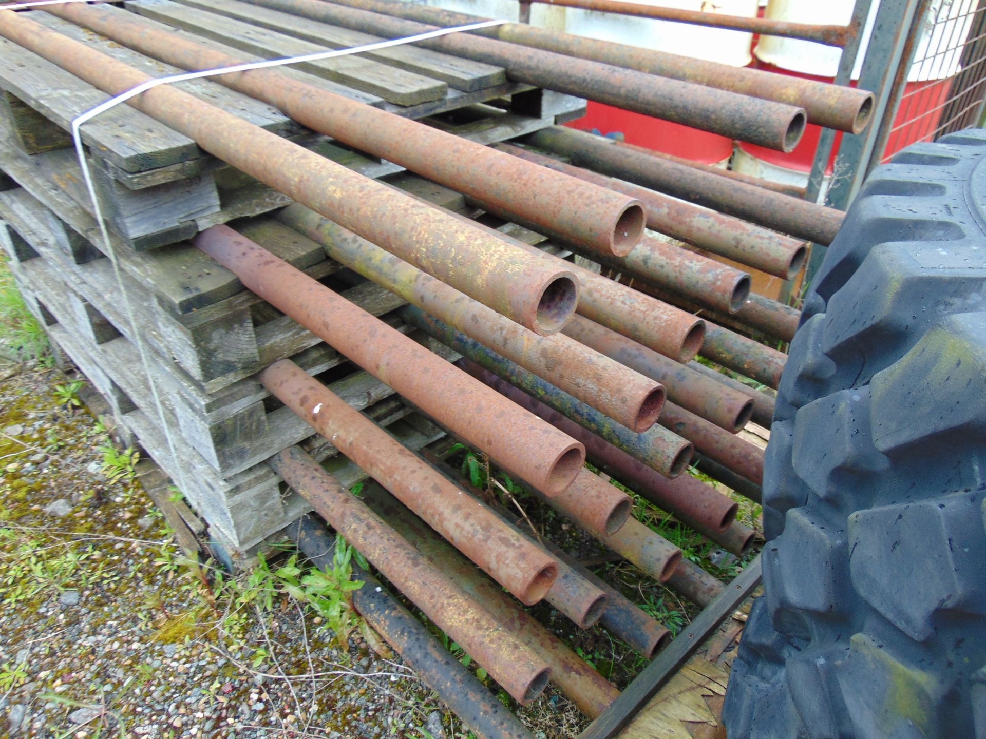 28 x 10ft Steel Poles from MoD - Image 4 of 5