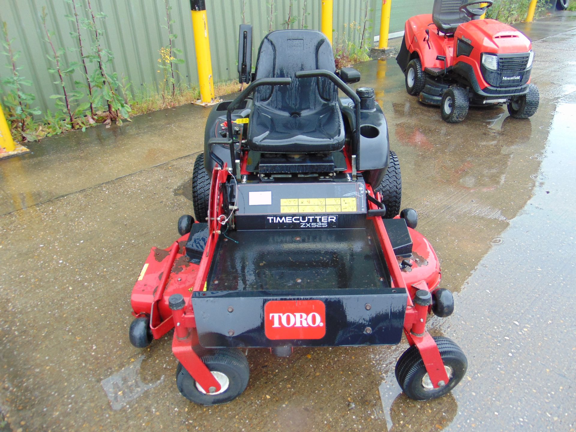 Toro Timecutter ZX525 Petrol Zero Turn Ride-On Lawn Mower - Image 2 of 17