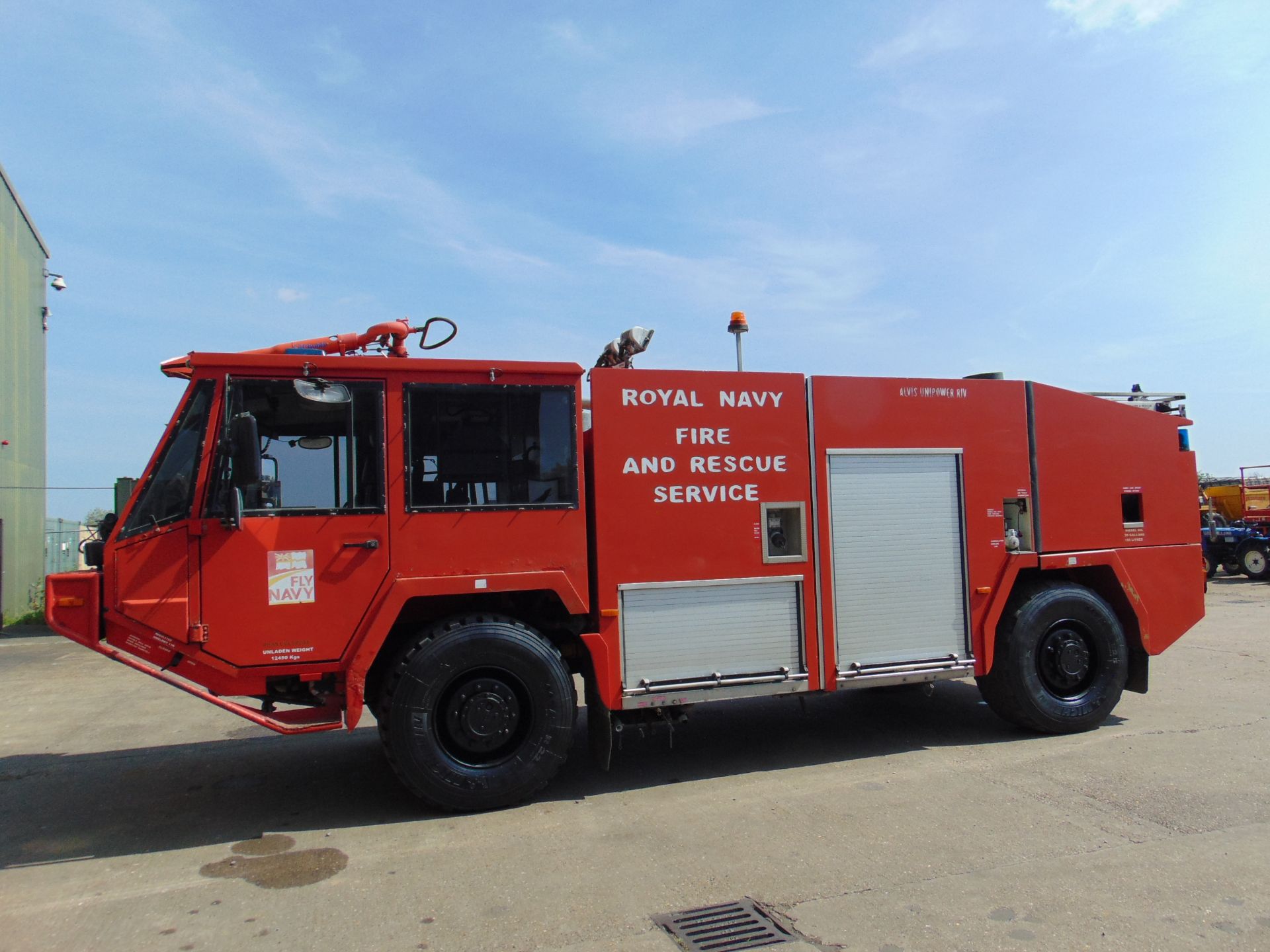 Unipower 4 x 4 Airport Fire Fighting Appliance - Rapid Intervention Vehicle - Image 2 of 73