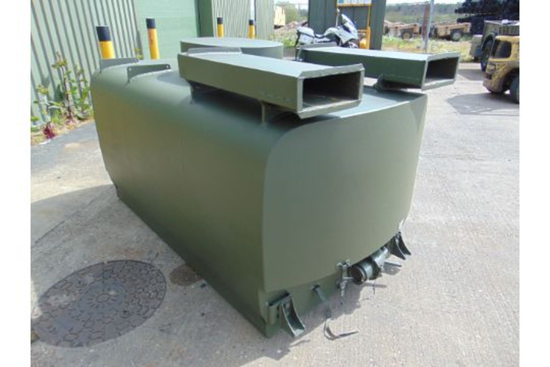 Gloster Saro 2,200 Ltr Aluminium Fuel / Fluid Distribution Tank - Image 2 of 15