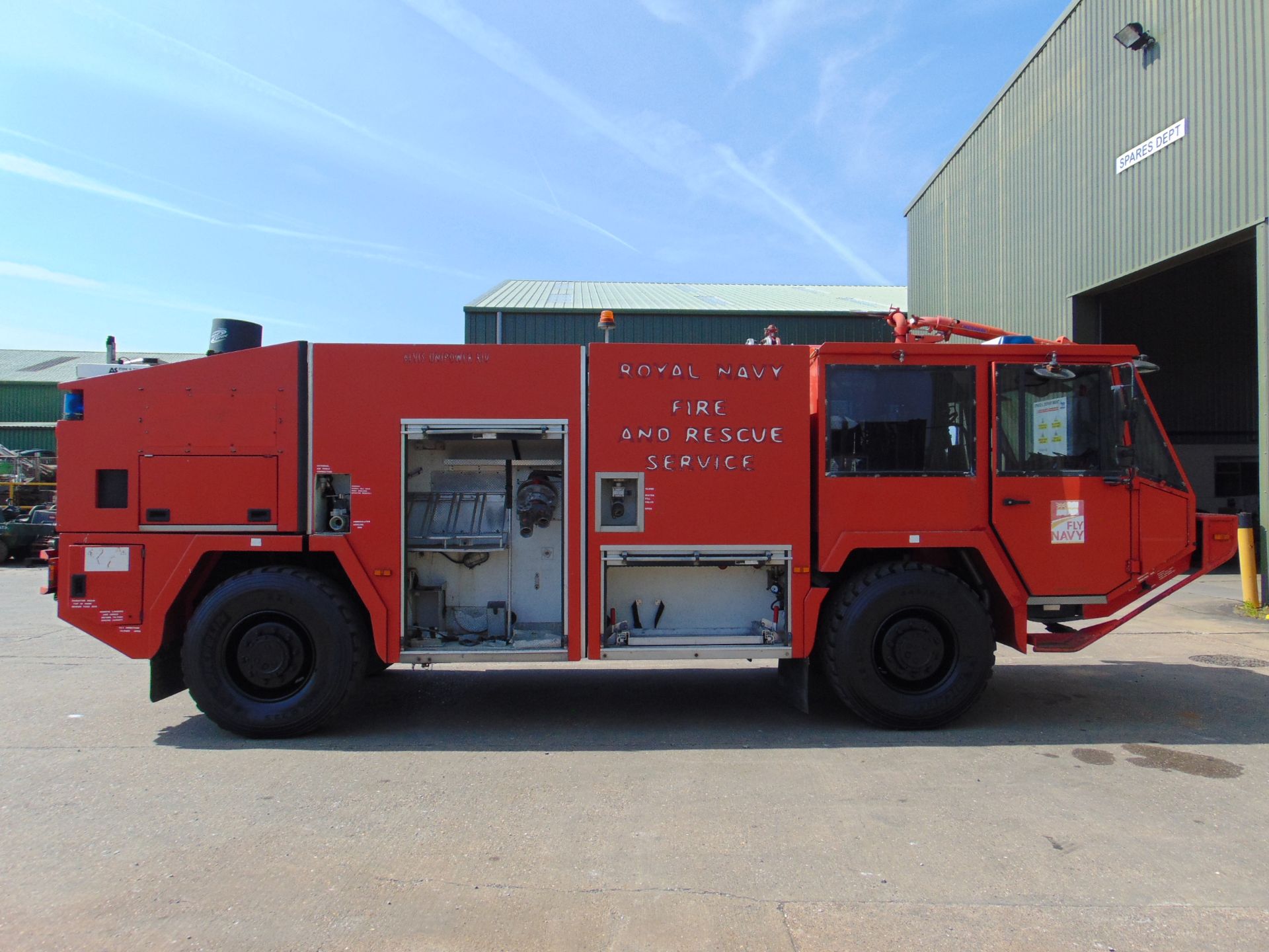 Unipower 4 x 4 Airport Fire Fighting Appliance - Rapid Intervention Vehicle - Image 28 of 73