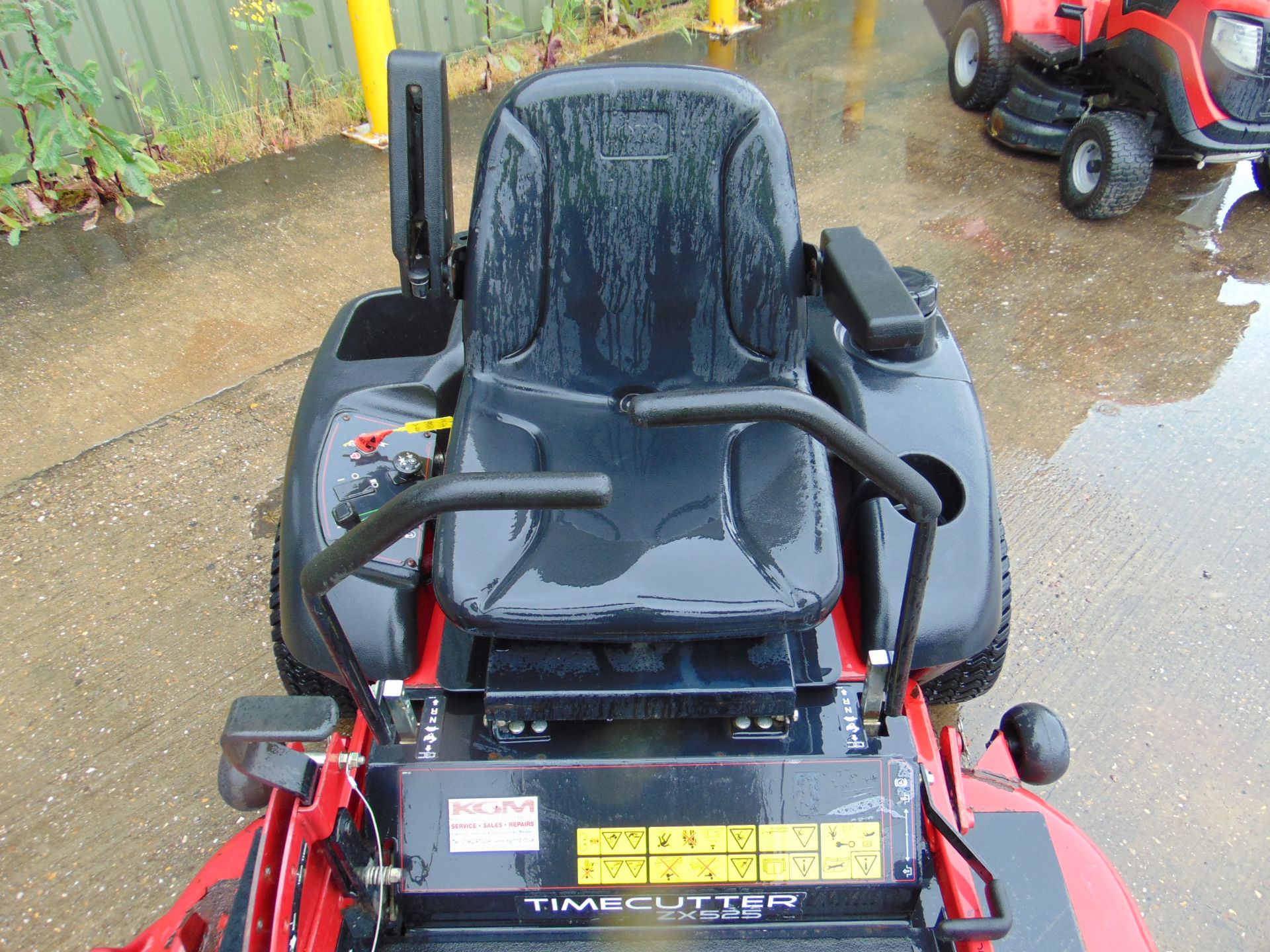 Toro Timecutter ZX525 Petrol Zero Turn Ride-On Lawn Mower - Image 10 of 17