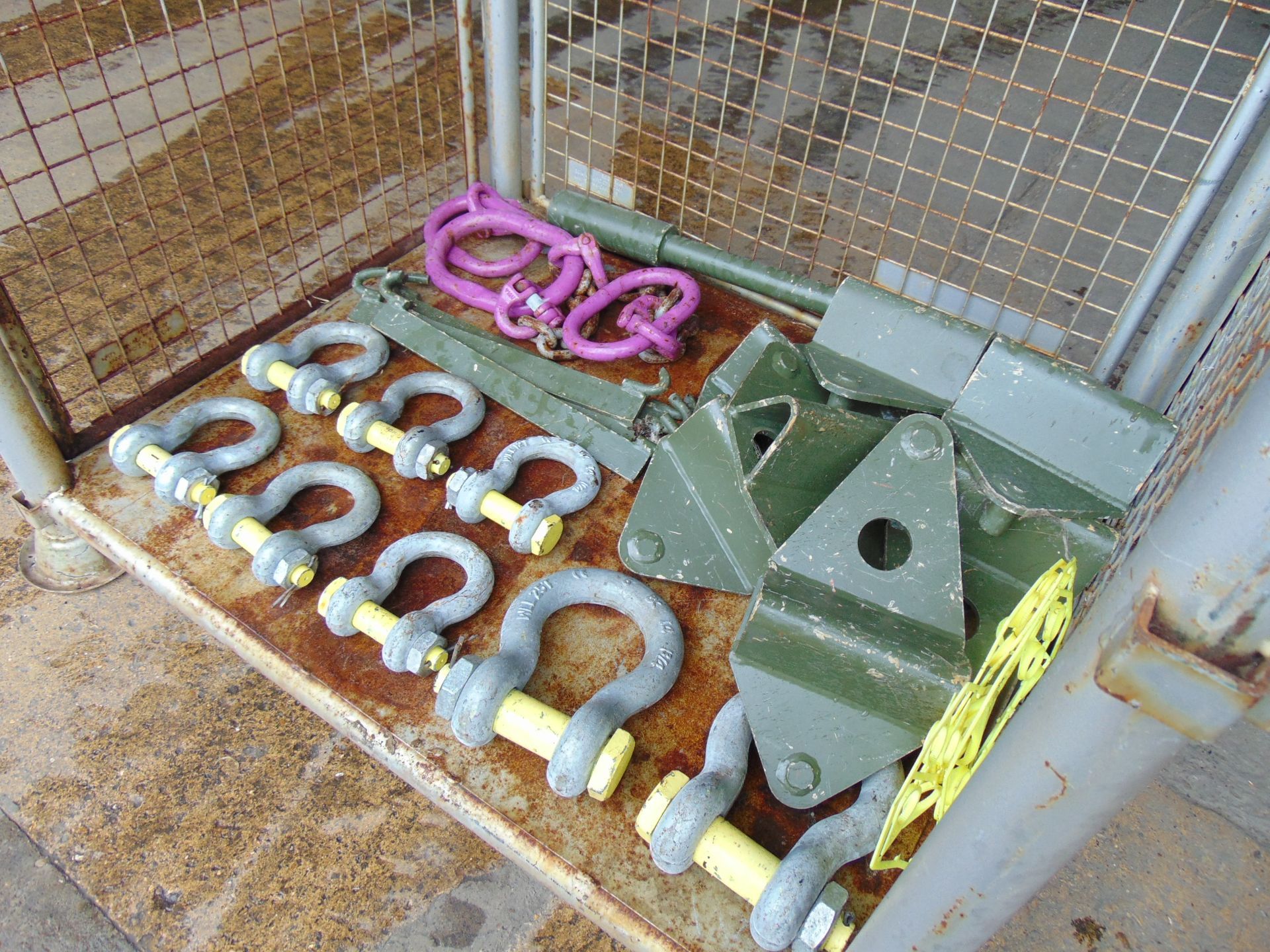 1 x Stillage New Unissued D Shackles Lifting Chains etc from MoD - Image 2 of 8