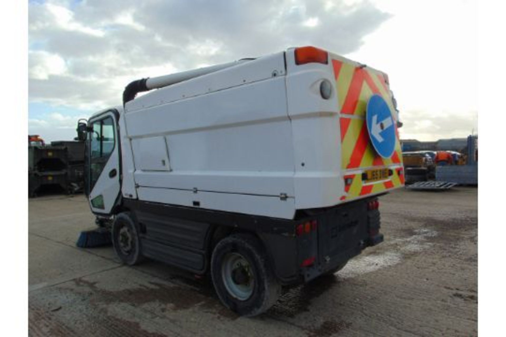 2015 Johnston CX400 EURO 5 Road Sweeper - Image 3 of 22