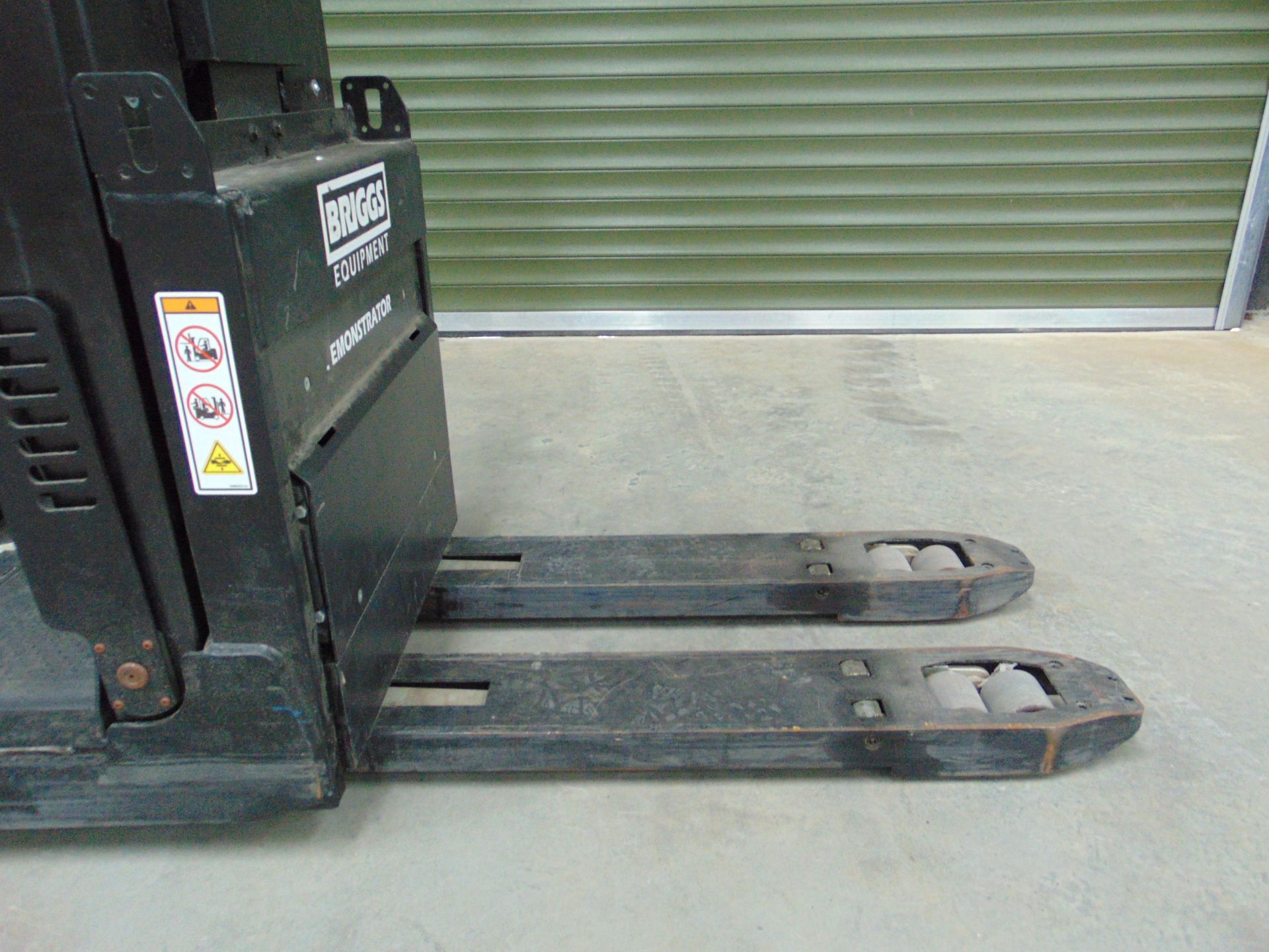 2021 Yale MO20 Electric Low Level Order Picker w/ Battery Charger - Image 13 of 35