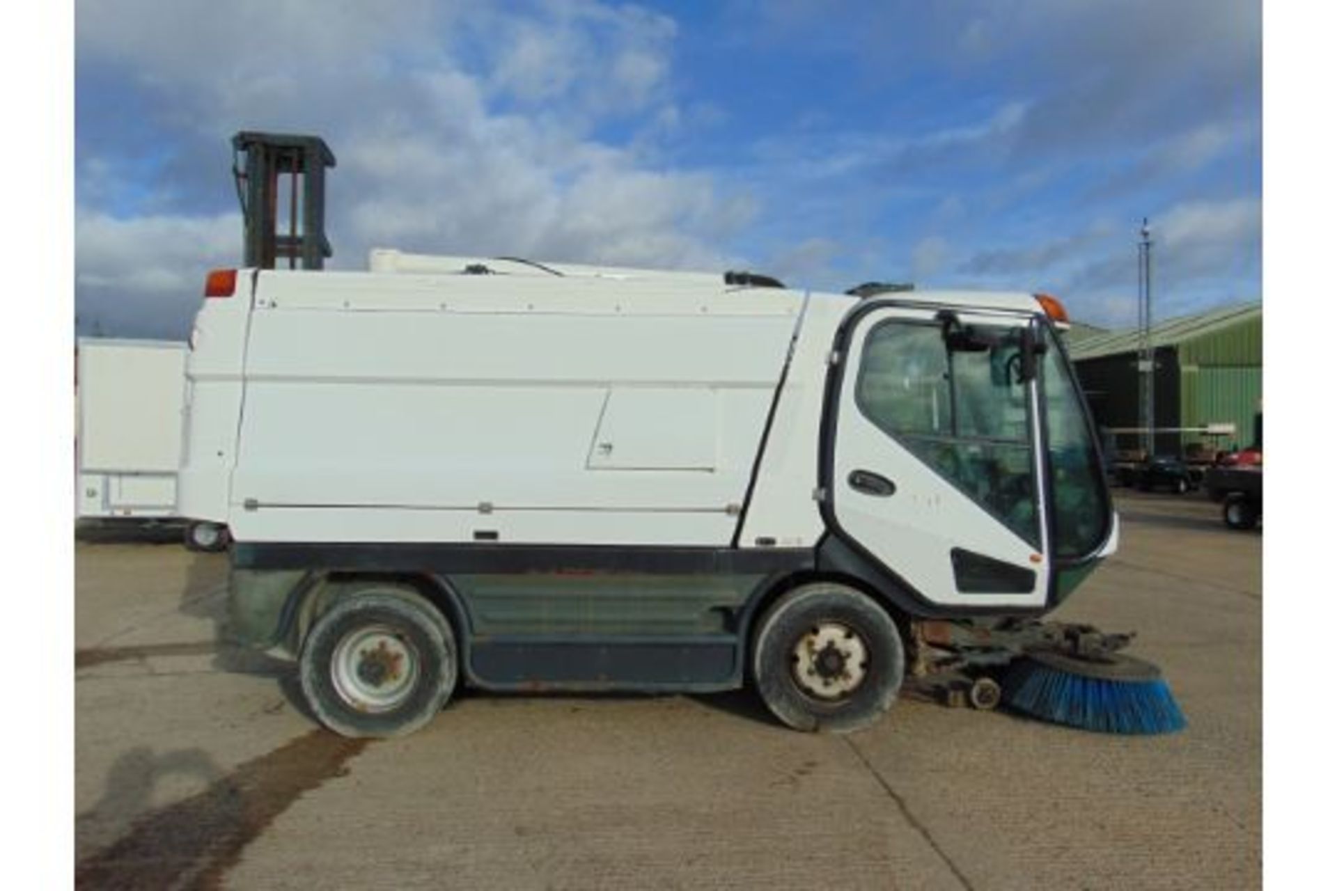 2015 Johnston CX400 EURO 5 Road Sweeper - Image 6 of 22