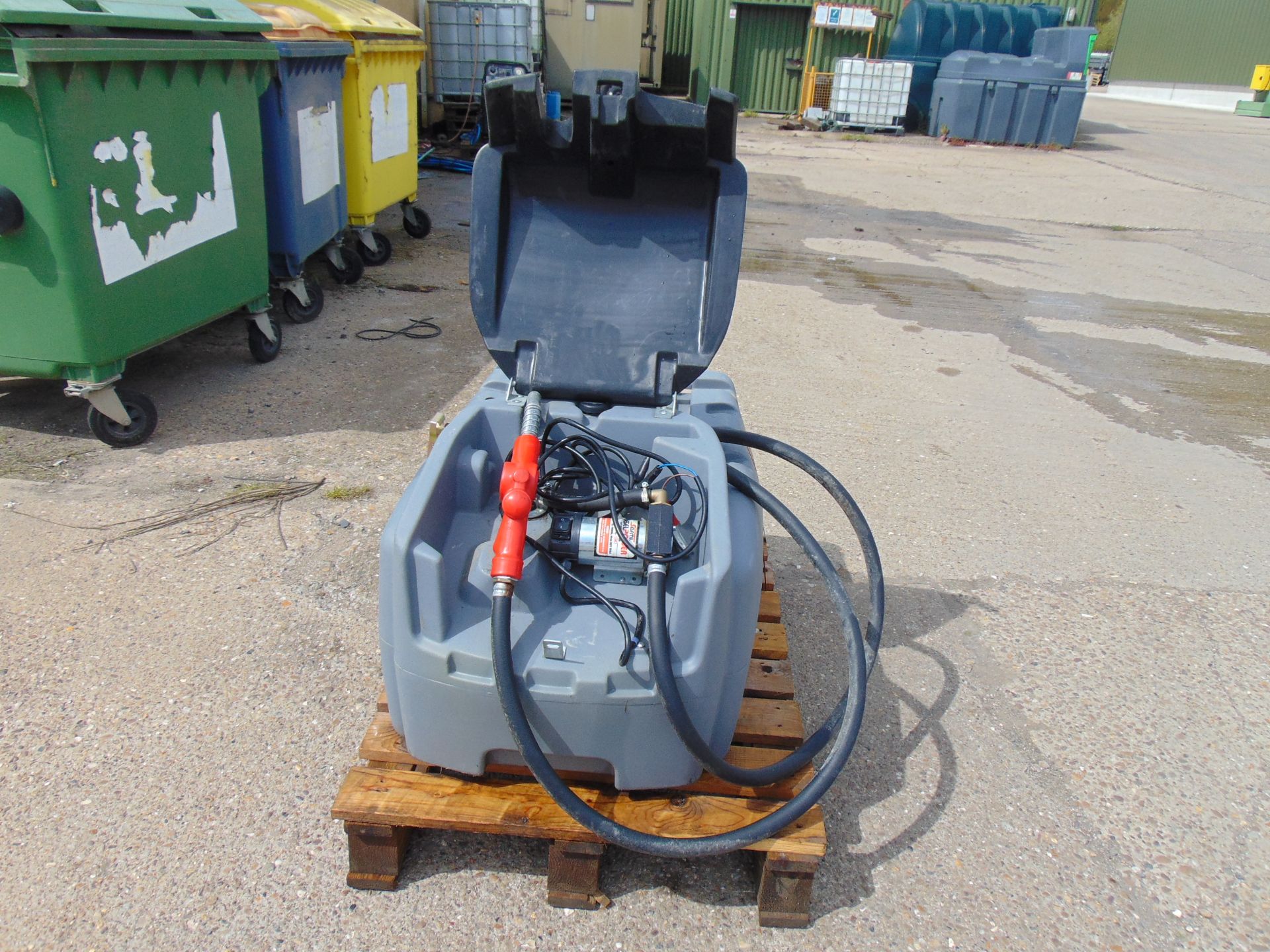 Selecta 200 Litre 50 Gall Portable Refuel Tank c/w 12Volt Pump Hose and Automatic Refuelling Nozzle - Image 3 of 14