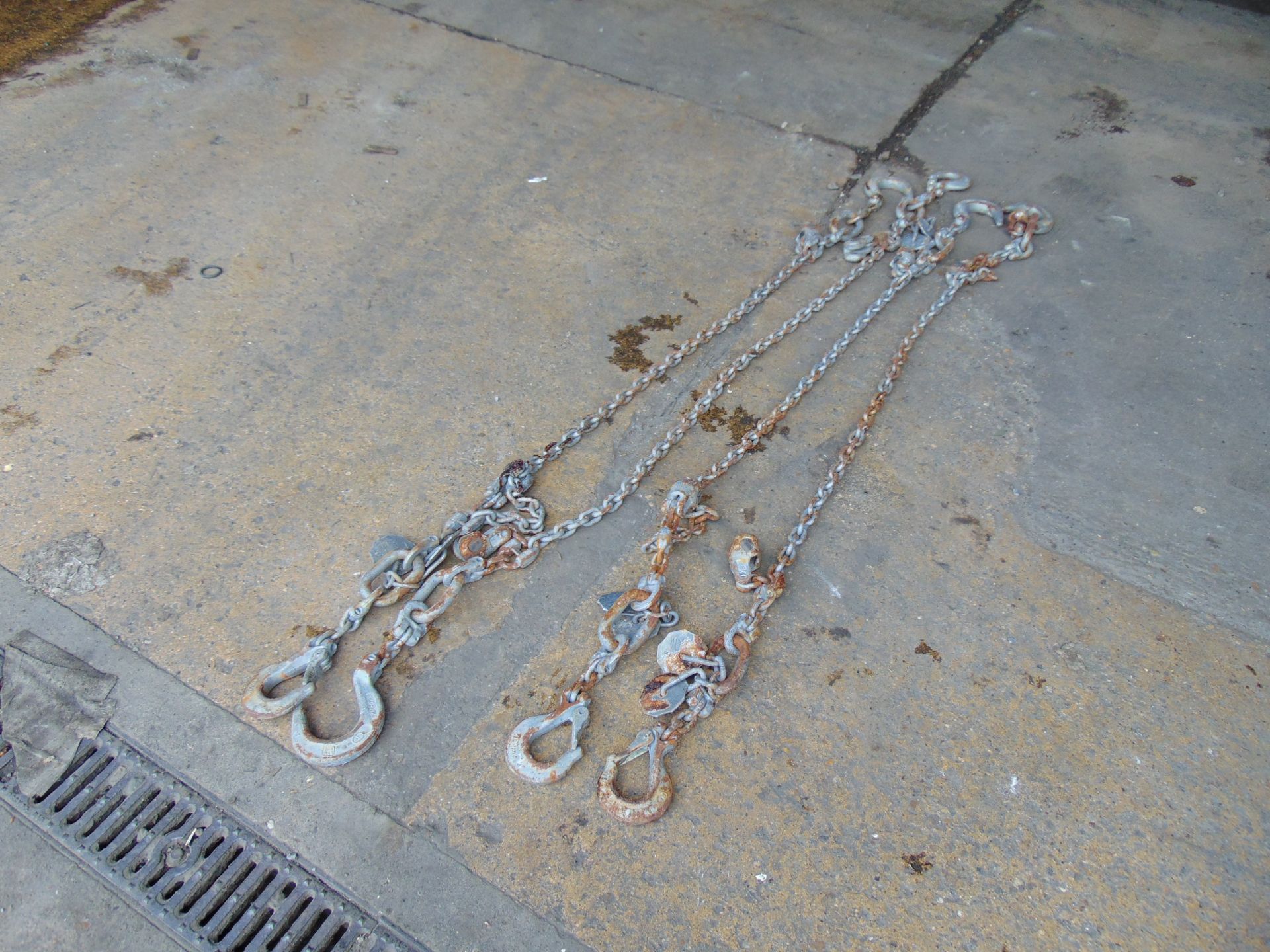 4 x 6ft Heavy-Duty Chains - Image 2 of 4