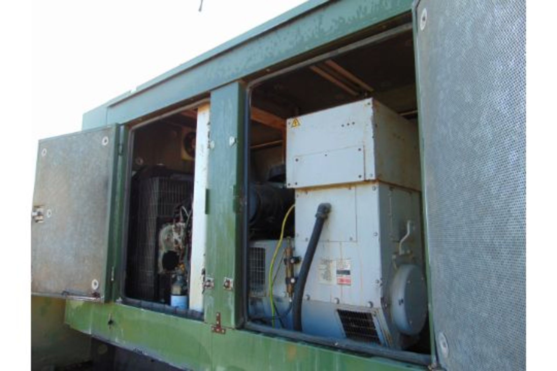 Telescopic Mast Trailer - Air Operated -50 KVA Silenced Perkins Diesel Engine From MOD - Image 12 of 37