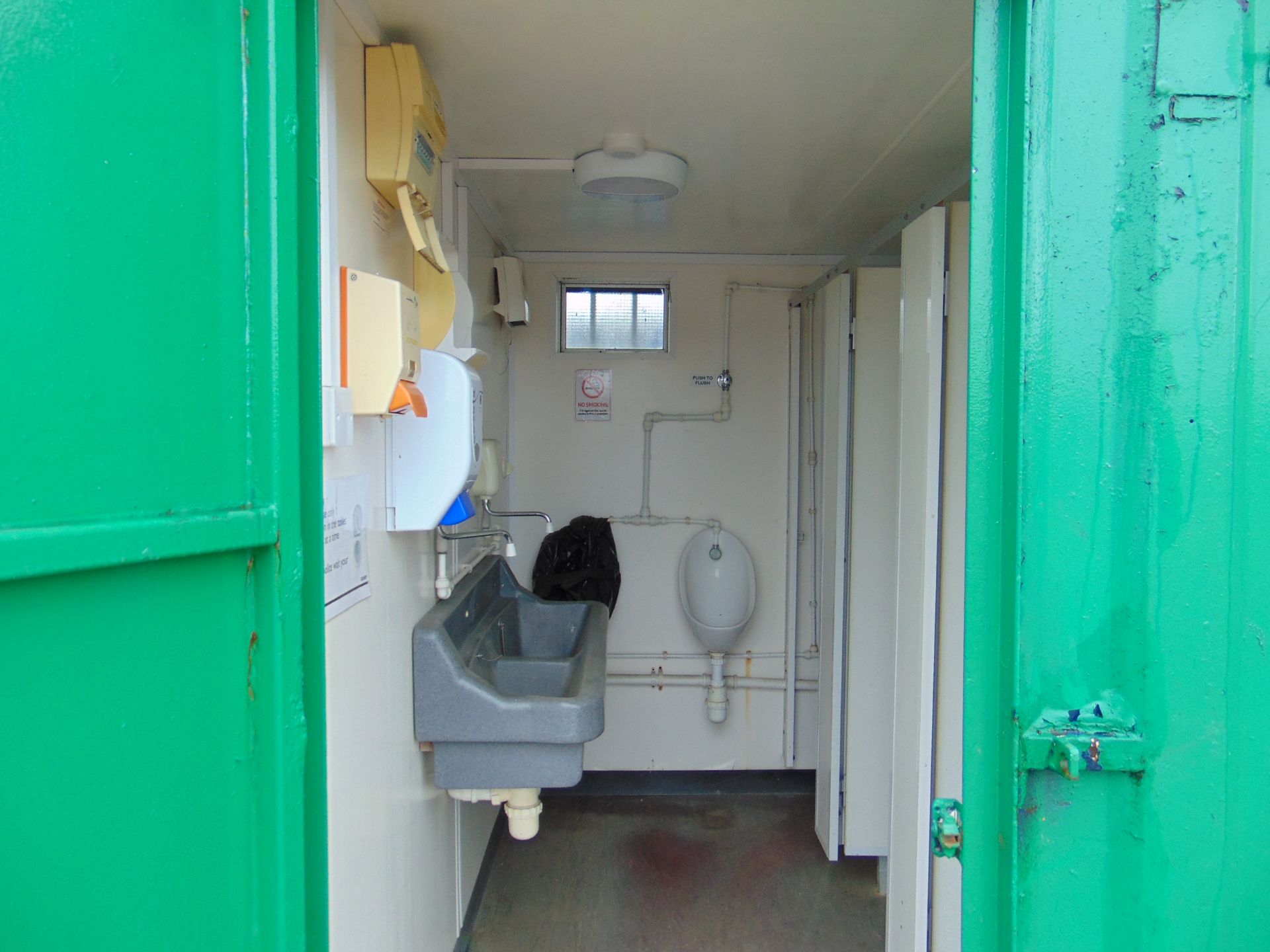 Male / Female Dual Compartment Toilet Block - Bild 12 aus 23