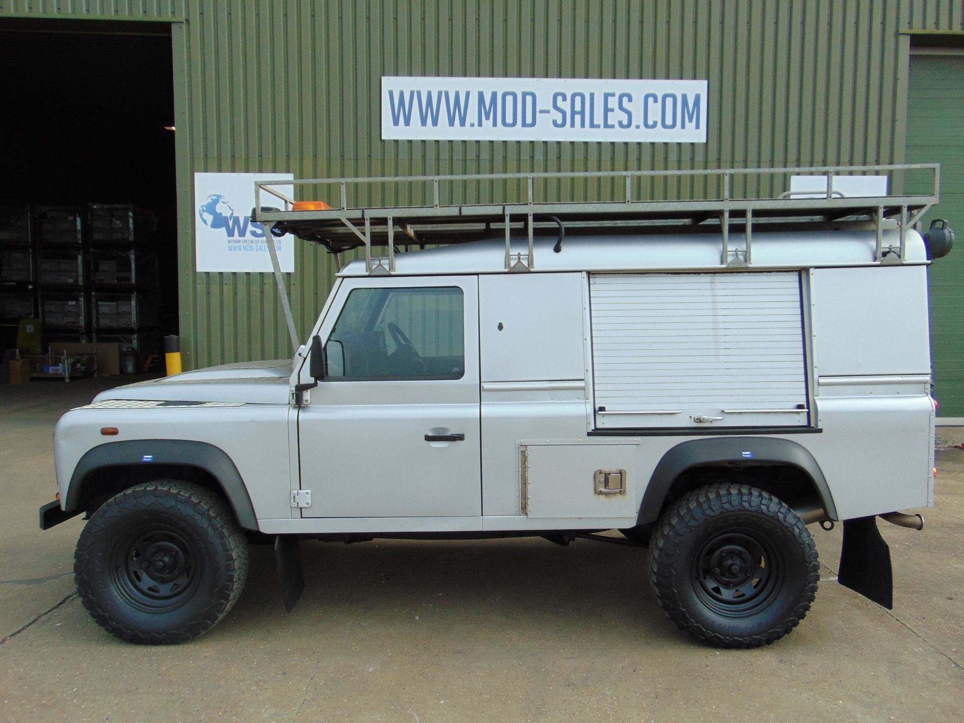 2012 Land Rover Defender 110 Hard Top TD - 2.2 Ltr Diesel - 4 x 4 Utility Vehicle - Image 11 of 69