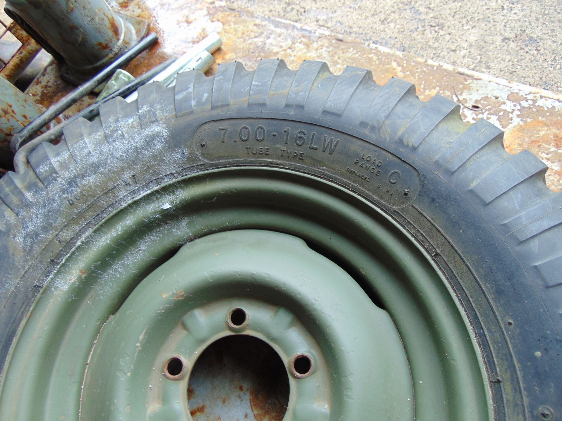 Land Rover 700/16 Bar Grip Good Year Military Spare Wheel and 2 Jacks/ Handles / Wheel Brace etc - Image 5 of 8
