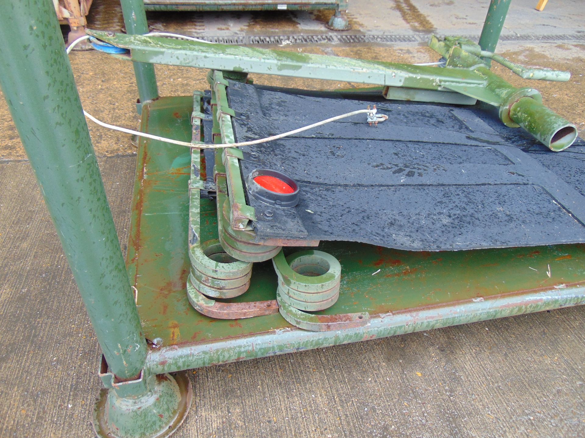 4 x Trailer Mud flaps and Lifting Crane from MoD - Image 6 of 6