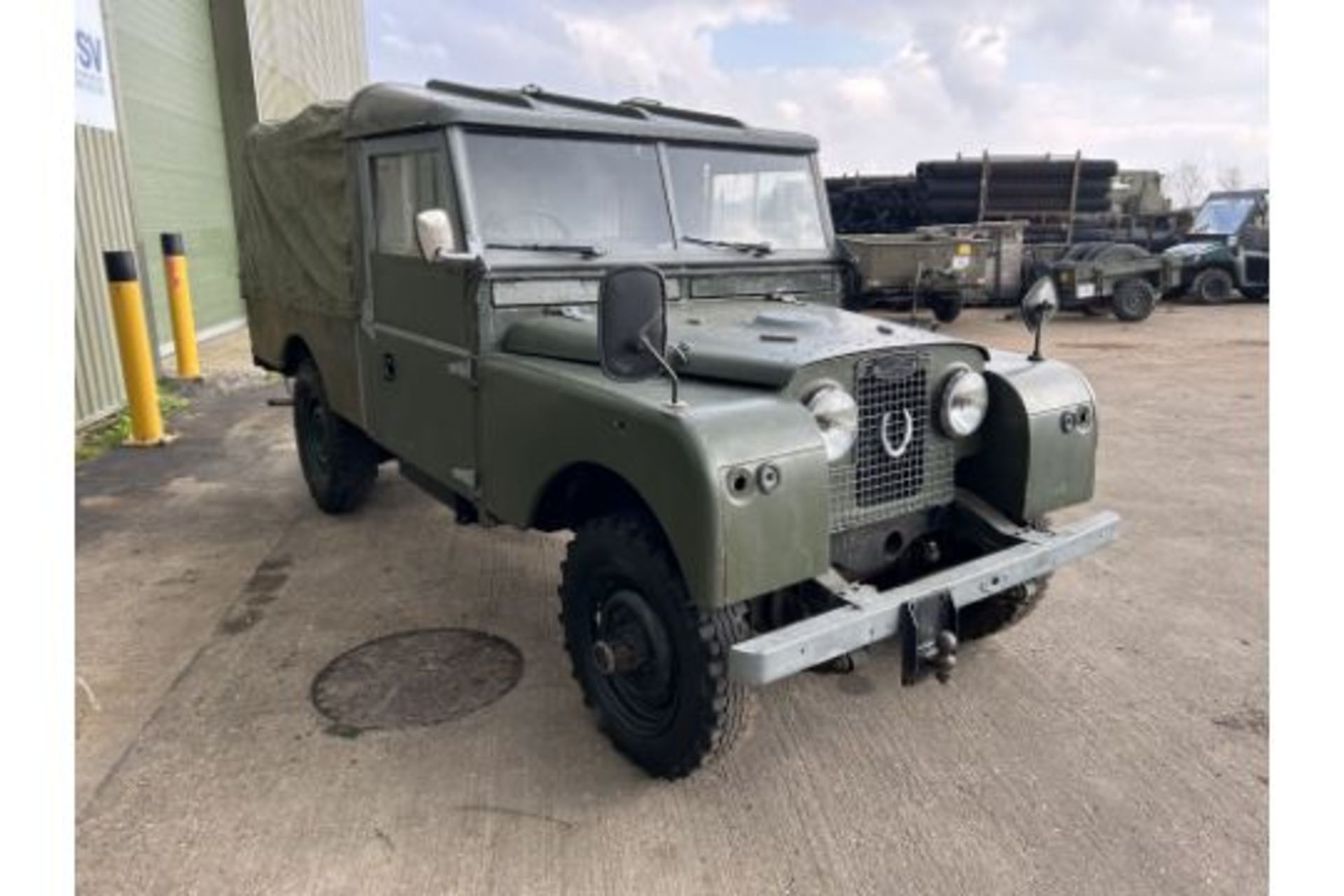 V Rare Land Rover Series 1 107inch truck cab pick up with a large selection of Spare Parts - Image 3 of 67
