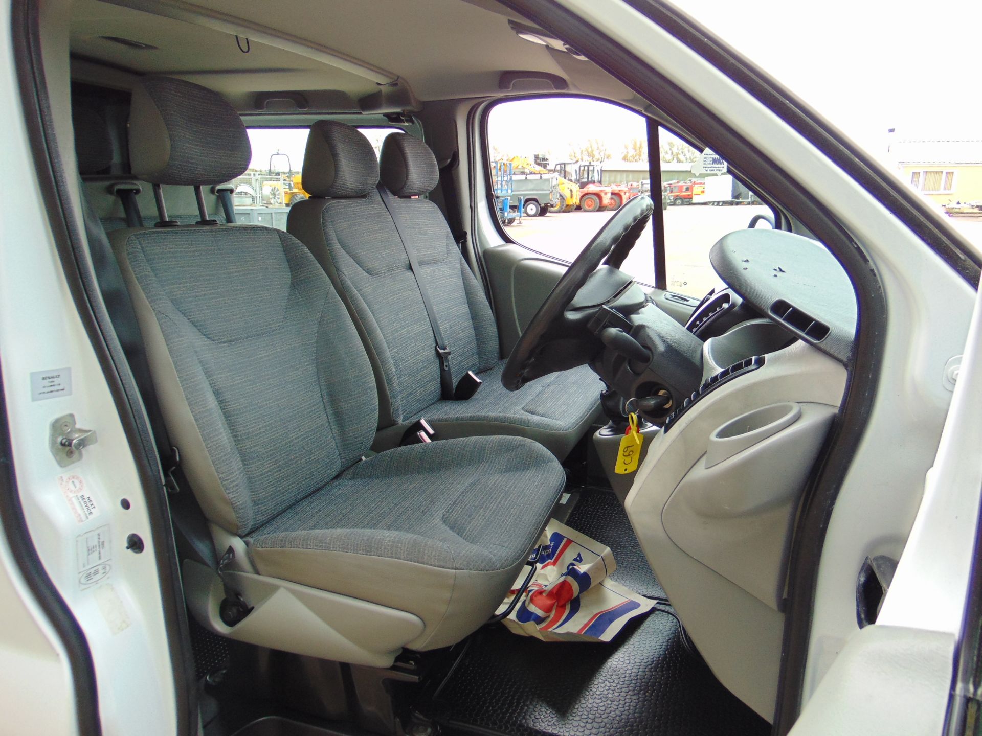 2007 Renault Trafic dCI 115 - 2ltr Diesel - 6 Seater Crew Van - Image 26 of 54