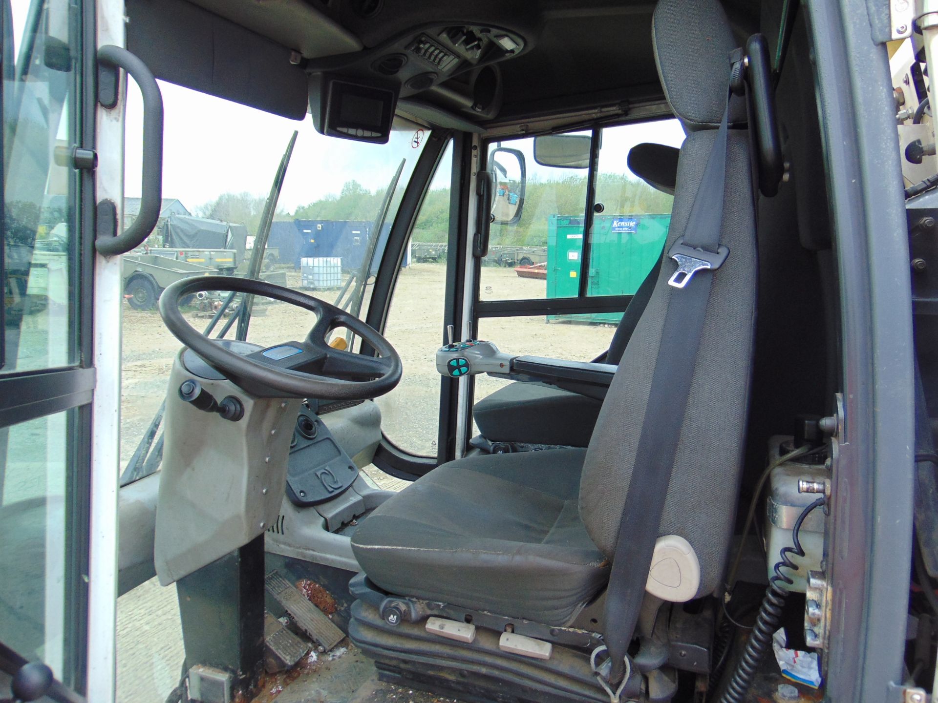 2015 Johnston CX400 EURO 5 Road Sweeper - Image 13 of 28