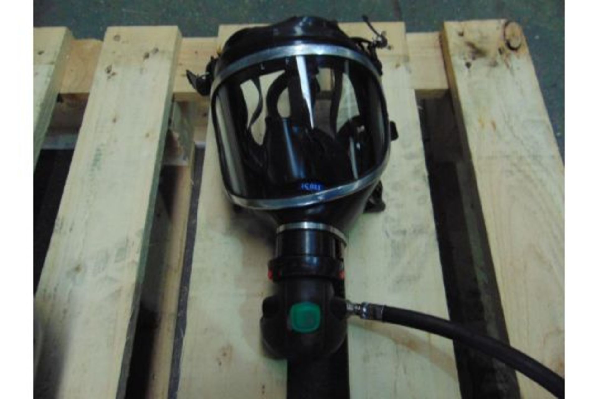 Drager PSS 7000 Self Contained Breathing Apparatus w/ 2 x Drager 300 Bar Air Cylinders - Bild 6 aus 18