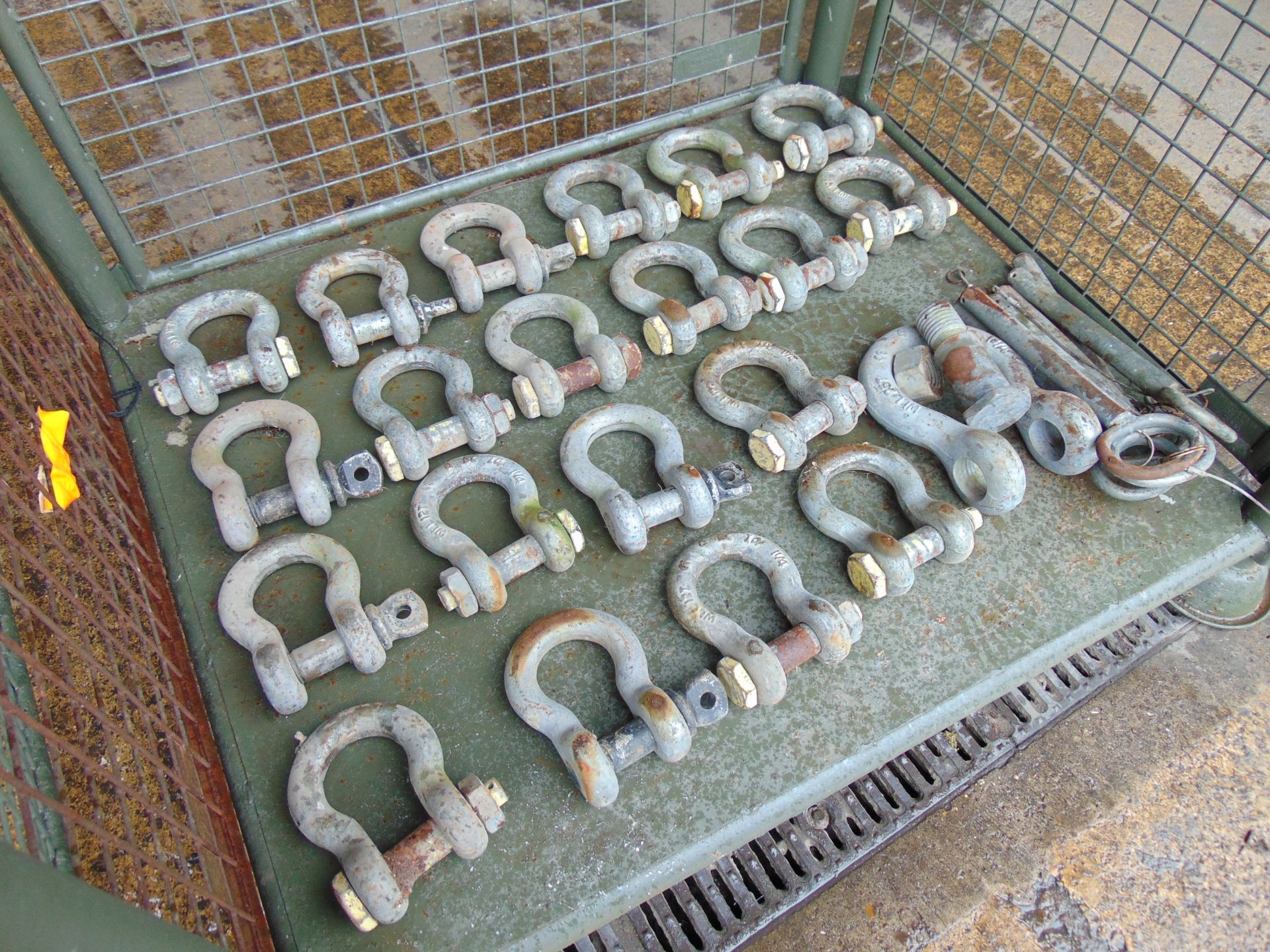 21 x HD Recovery D Shackles, Pins etc - Image 2 of 4